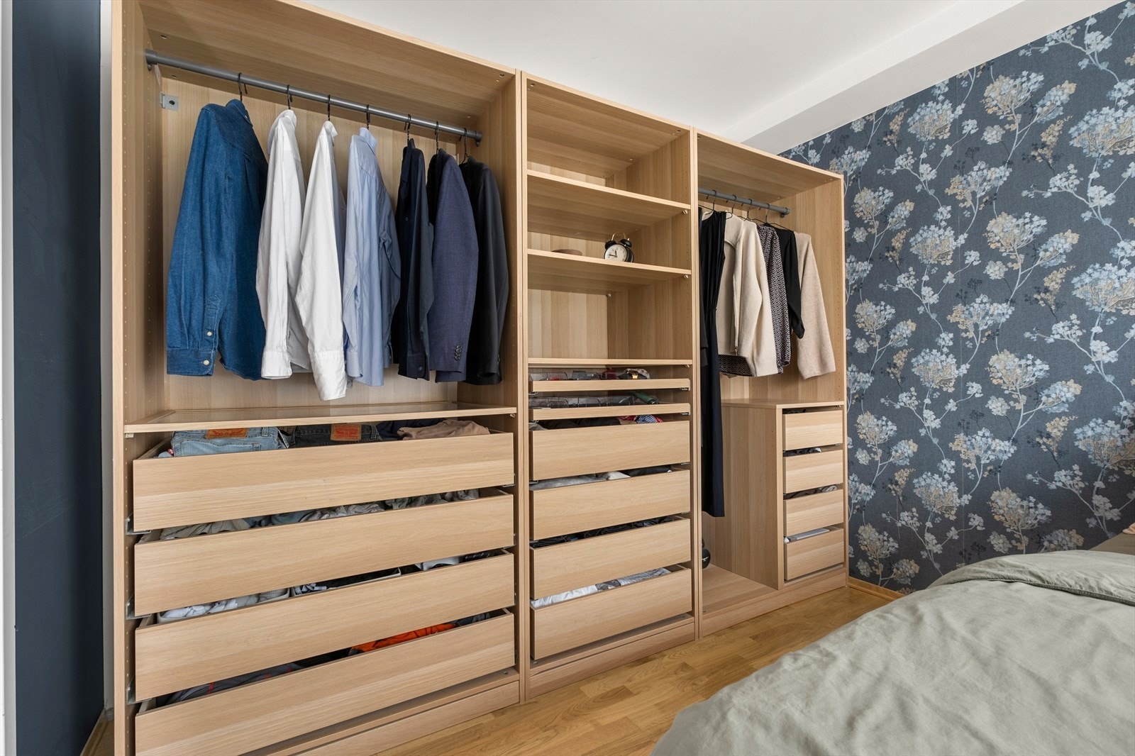 Soverom har plass for stor garderobe. Galleribilde