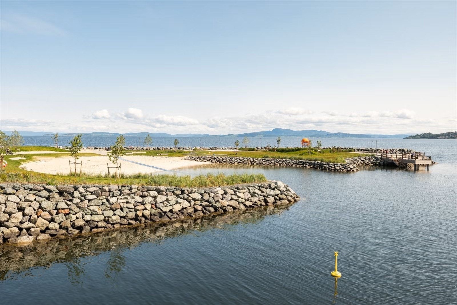 Grilstadstranda. Ligger ytterst på Grilstad marina på Ranheim. Galleribilde