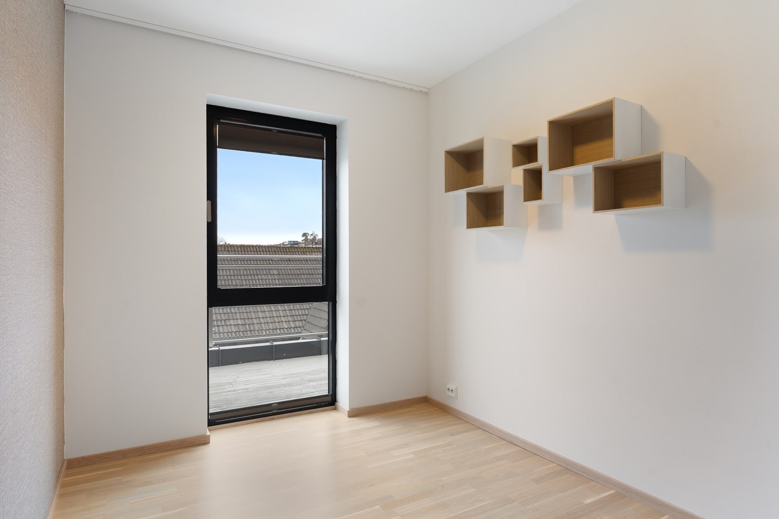 Soverom nr. 2 egner seg godt som barnerom, gjesterom eller hjemmekontor Galleribilde