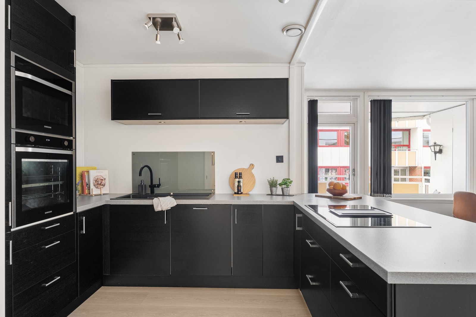 Kjøkkenet er fra 2018 og ble vurdert til beste vurdering, TG1 av takstmann. Galleribilde