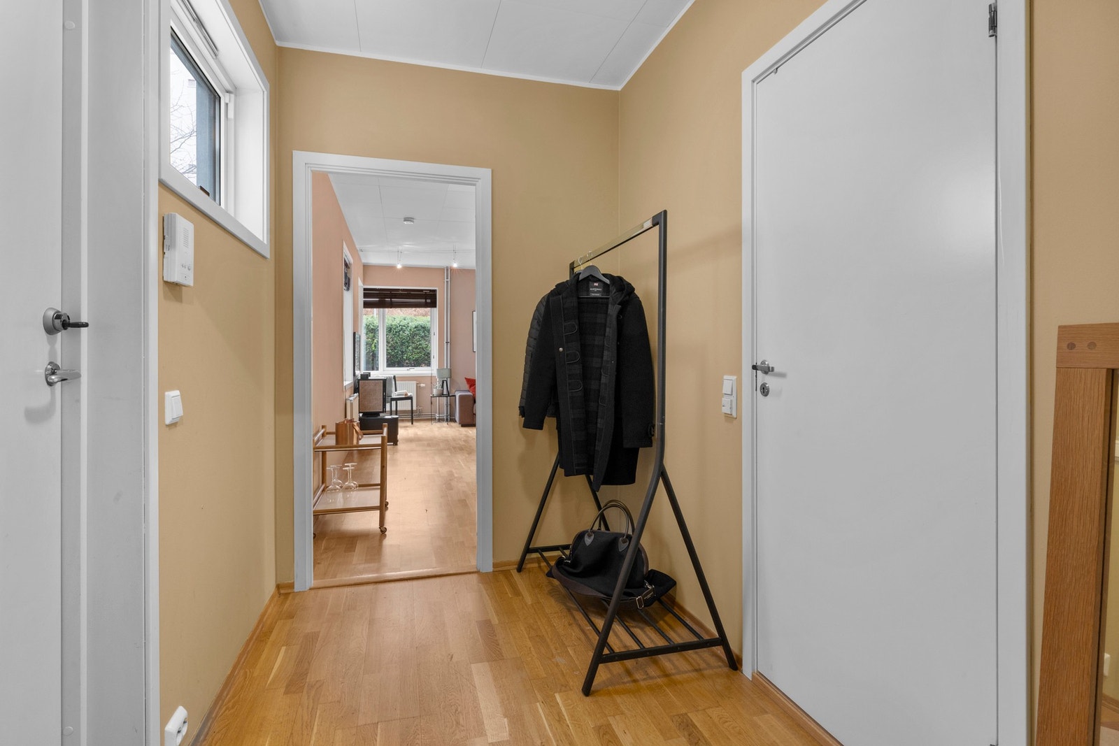 Fra entré tar man seg inn til baderommet Galleribilde