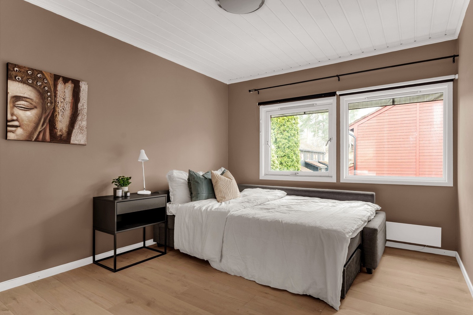 De øvrige soverommene gjør seg ypperlig som barnerom, hobbyrom, hjemmekontor, gjesterom m.m. Galleribilde