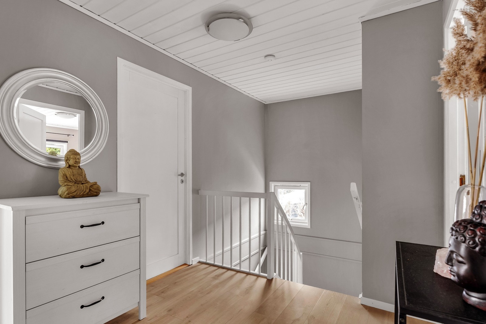 Boligen har fire gode soverom som alle er plassert i boligens 2.etg. Galleribilde