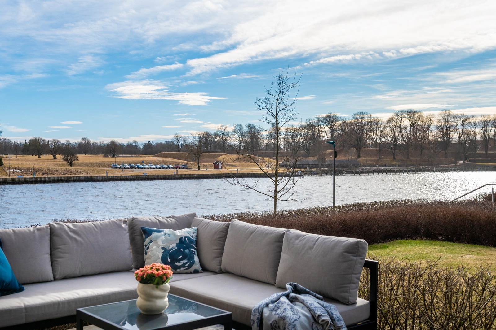 Denne flotte leiligheten ligger på Bellevue Brygge, Cicignon - et av byens fineste boområder. Galleribilde