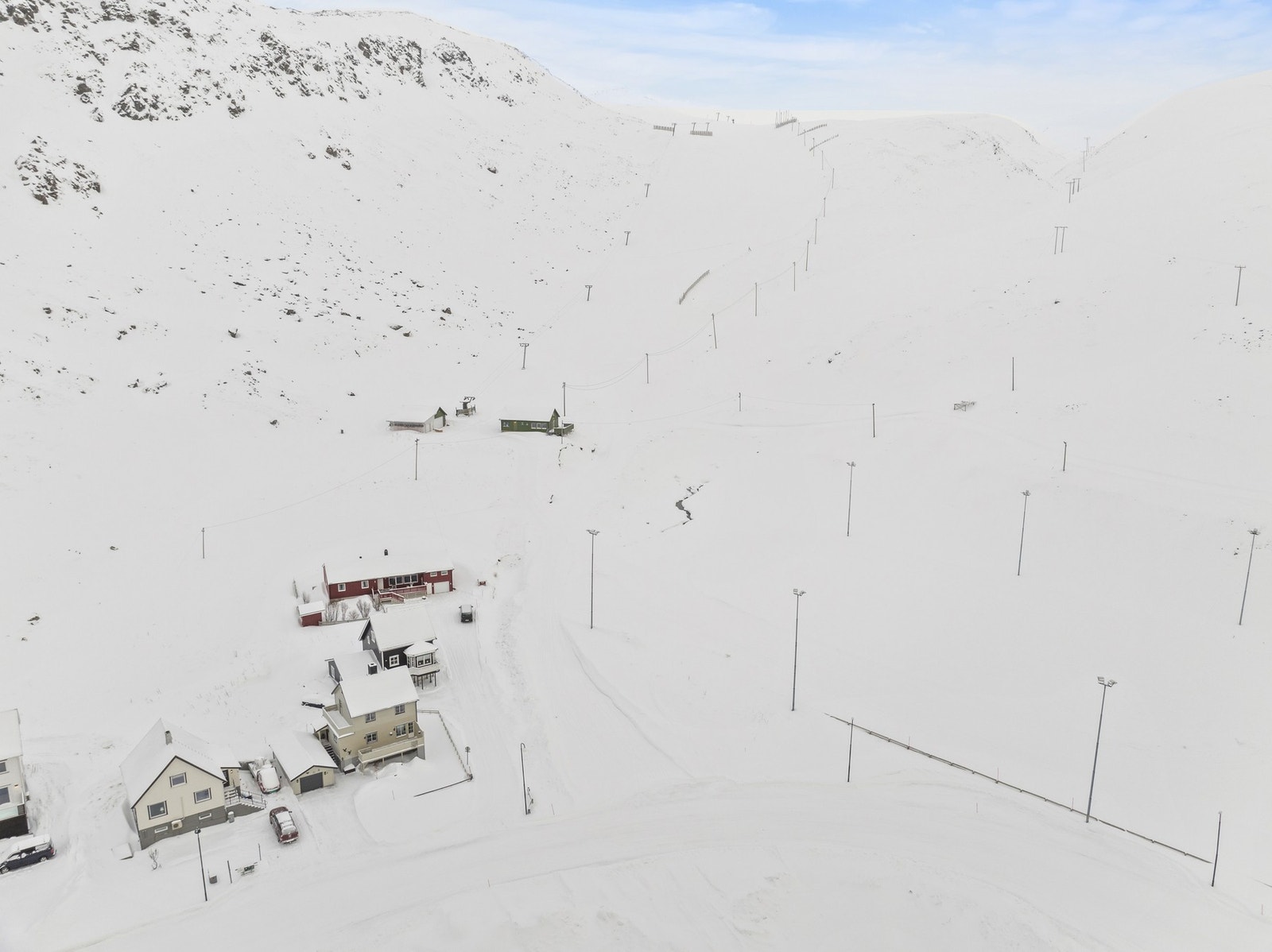 Med busstoppet Nordvågbotn kun ett minutts gange unna, er kollektivtilbudet lett tilgjengelig. Galleribilde