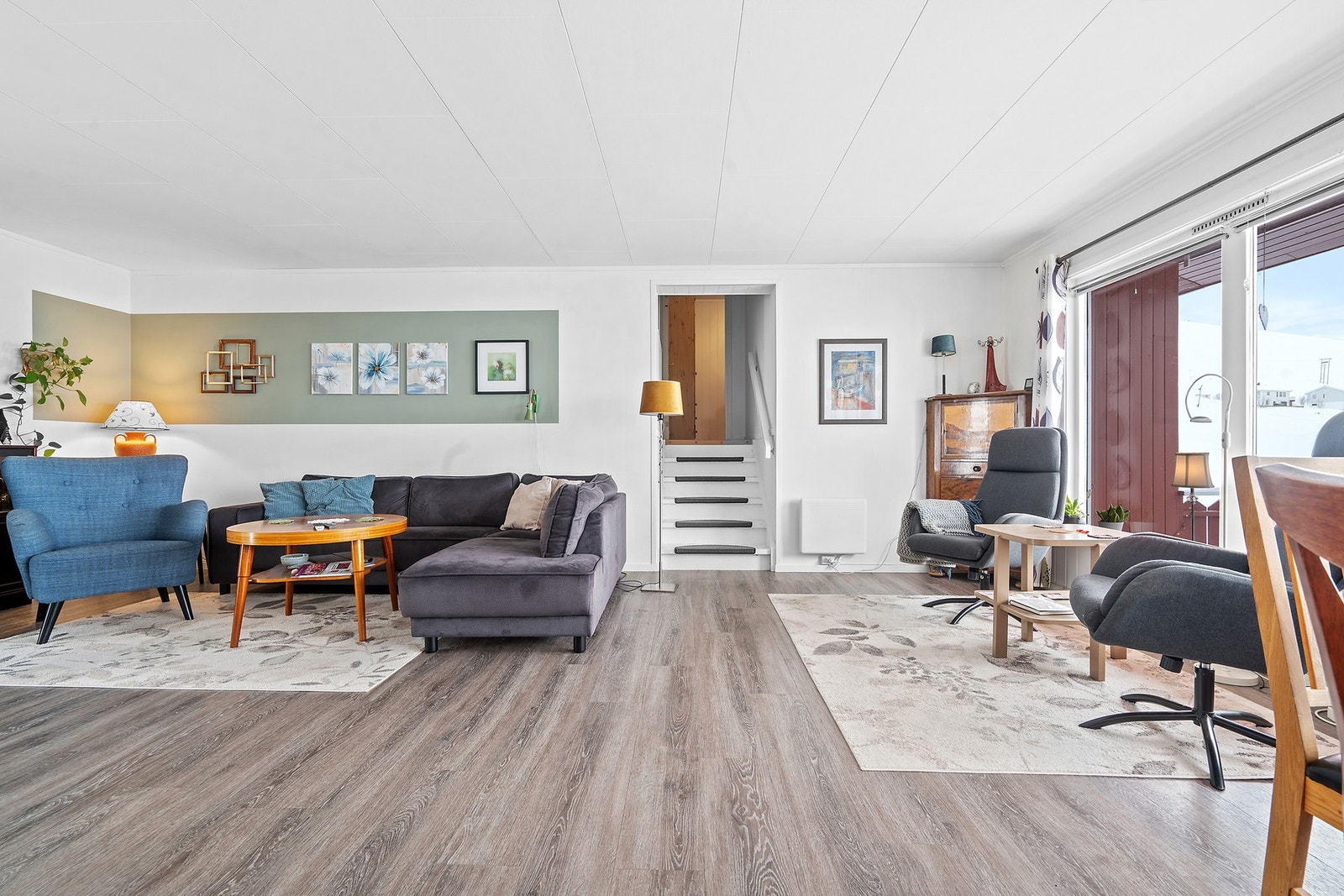 Trappen fra 2001 binder hovedetasjen sammen med hems over garasje. Galleribilde