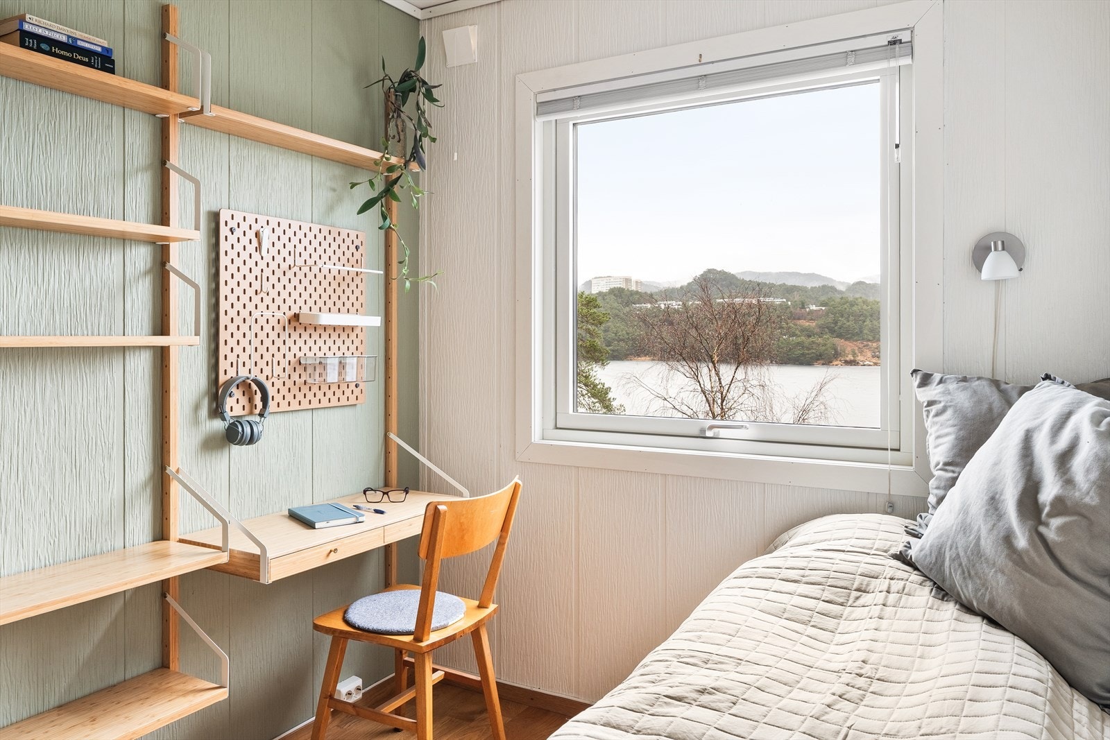 Soverom to Galleribilde