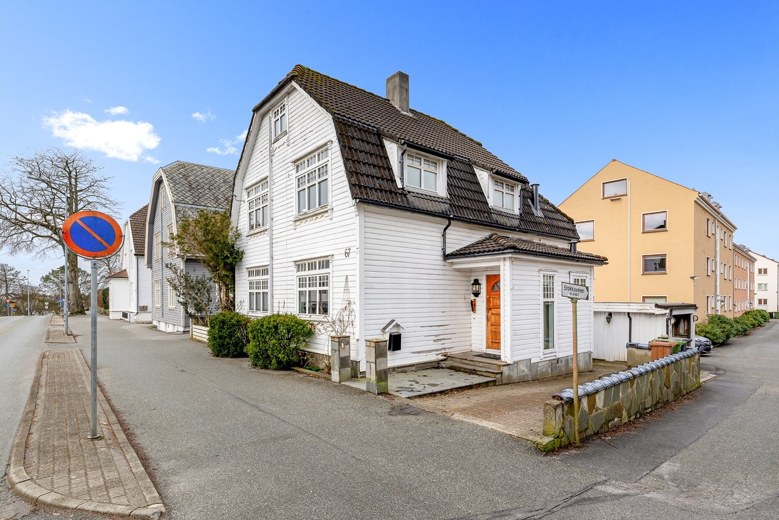 Innbydende inngang til boligen. Galleribilde