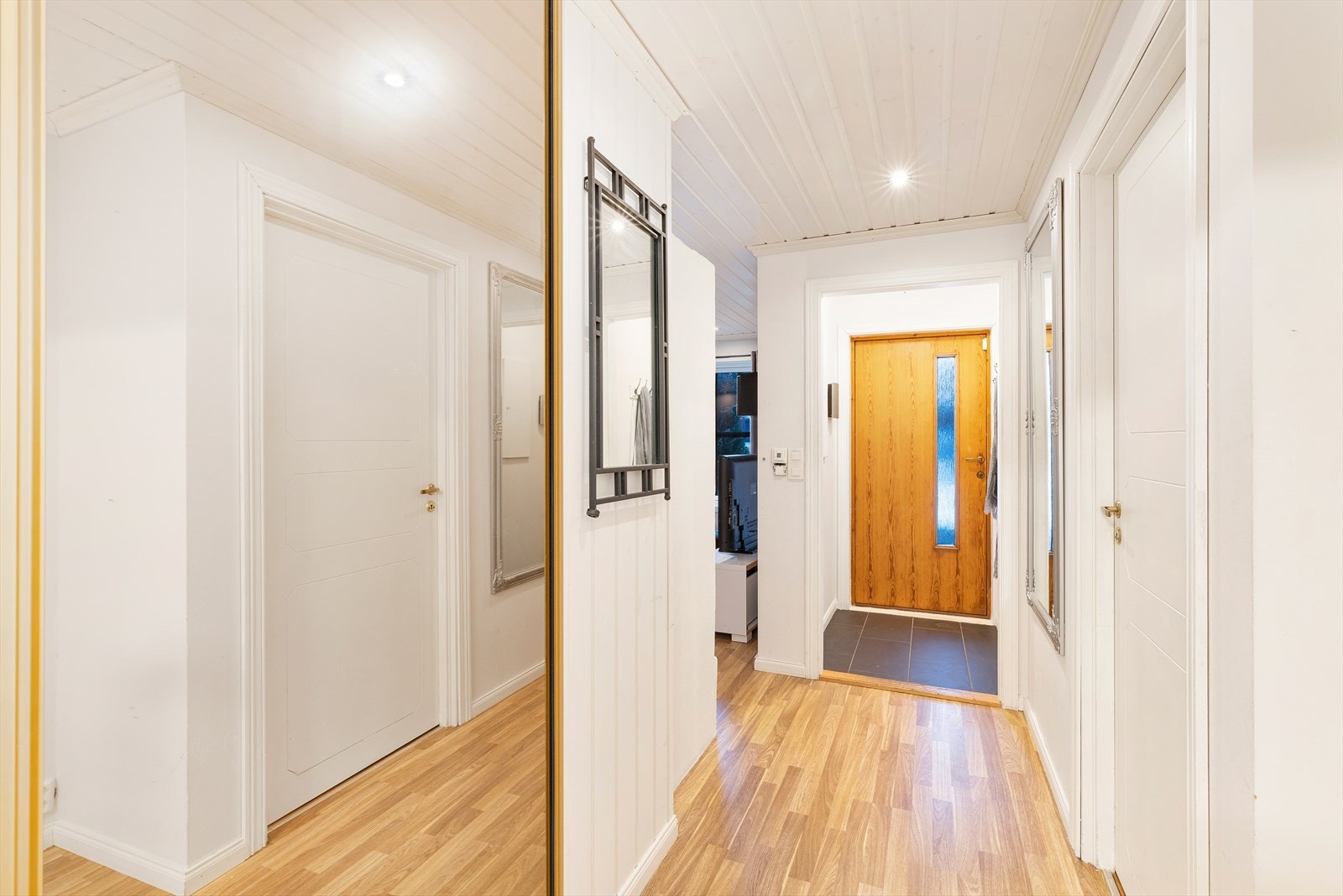 Entré. Galleribilde