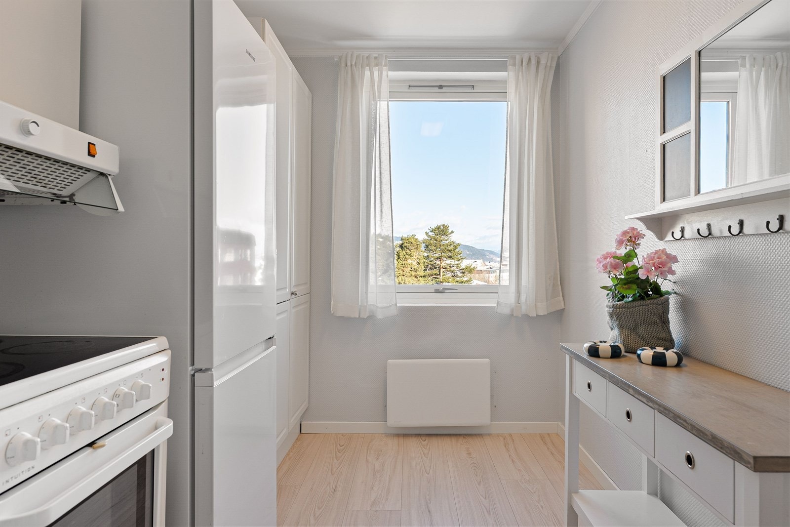 Det er plass til lite kjøkkenbord med tilhørende stoler om ønskelig. Galleribilde