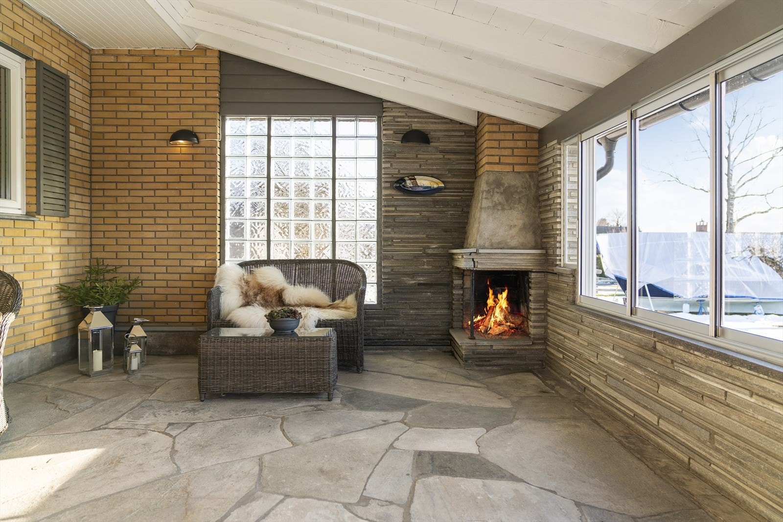 Hyggelig innbygget terrasse Galleribilde