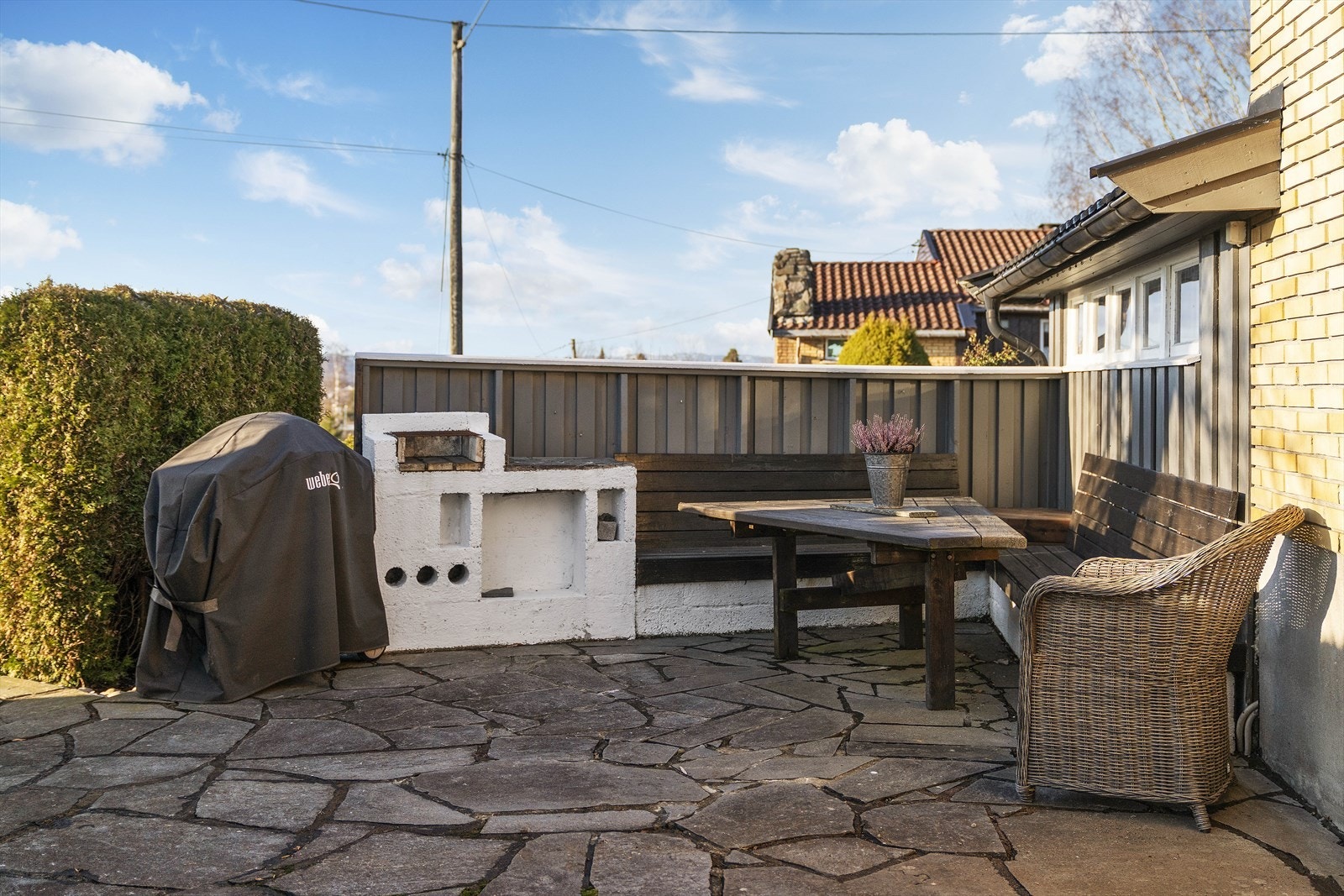 Solrik og skjermet uteområde Galleribilde