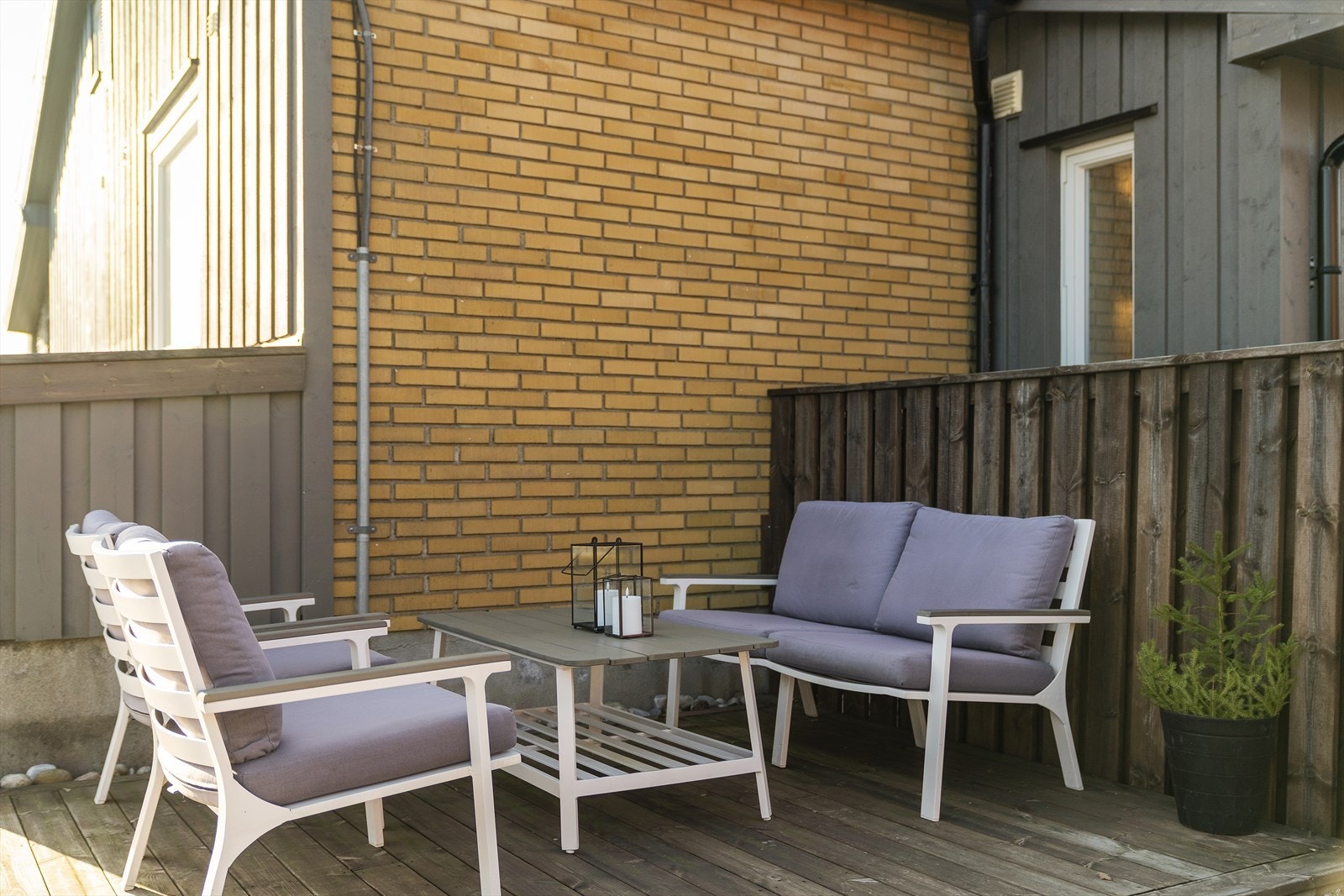 Eiendommen tilbyr flere sitteområder Galleribilde