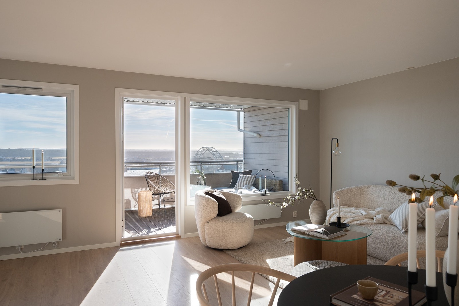 Dette er en lys og fin leilighet uten innsyn. Galleribilde