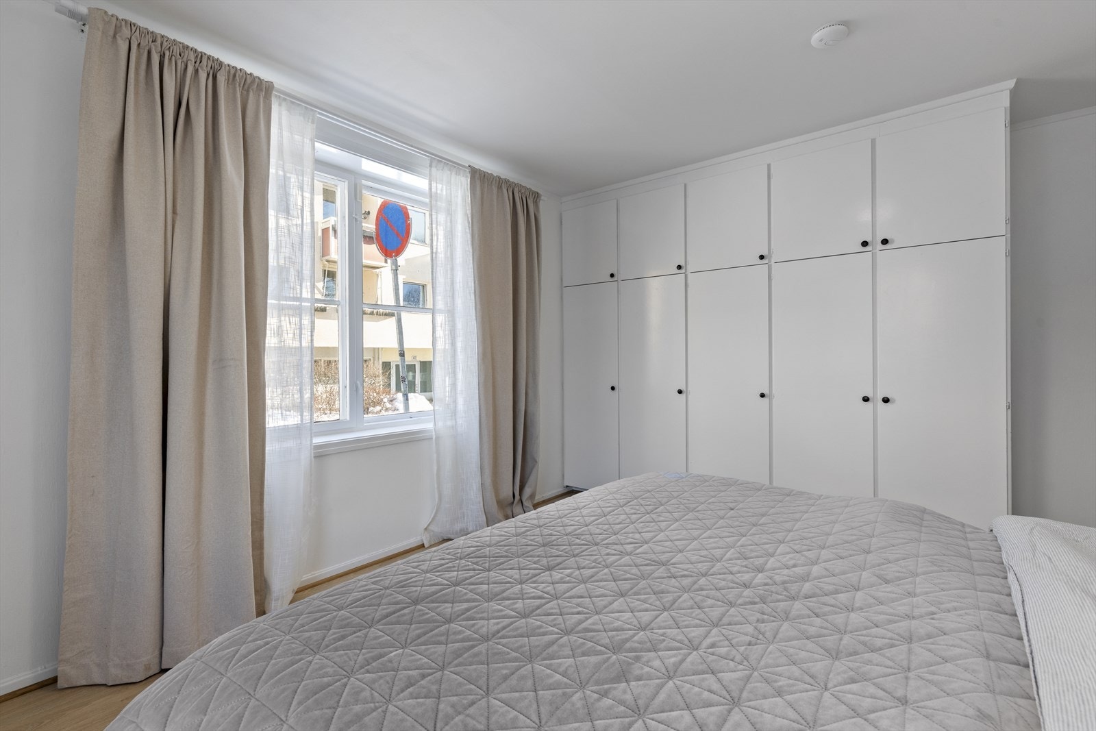 Rikelig med skapplass. Galleribilde