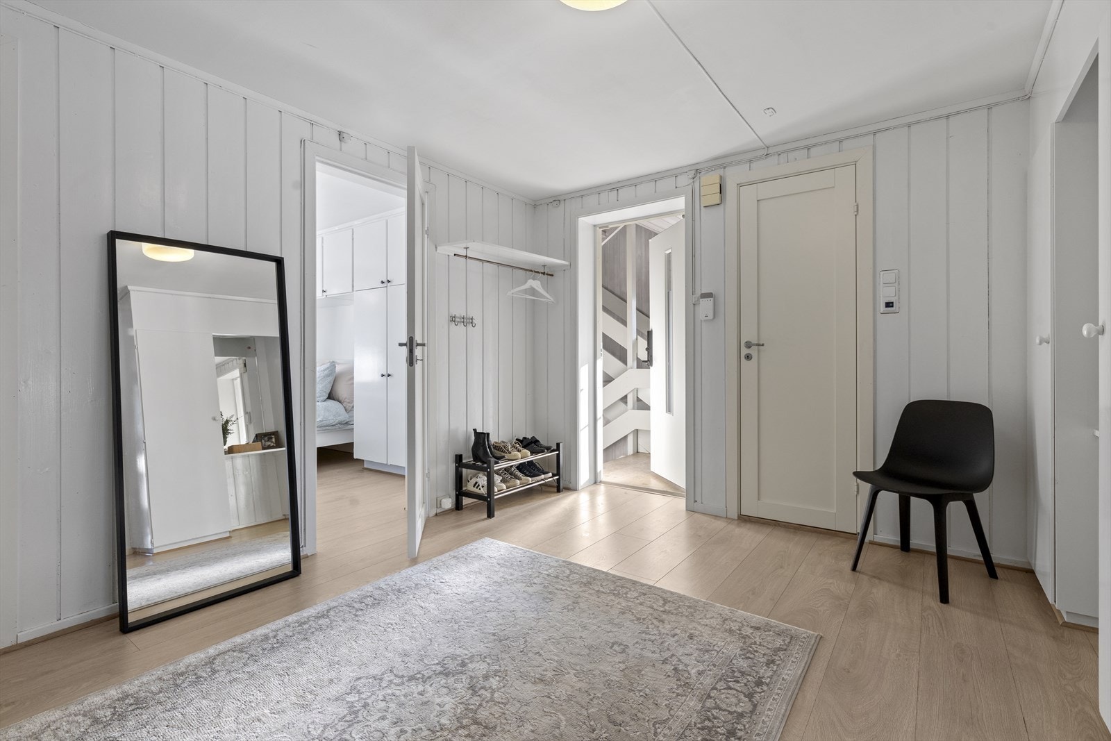 En stor hall tar deg imot i første etasje. Galleribilde