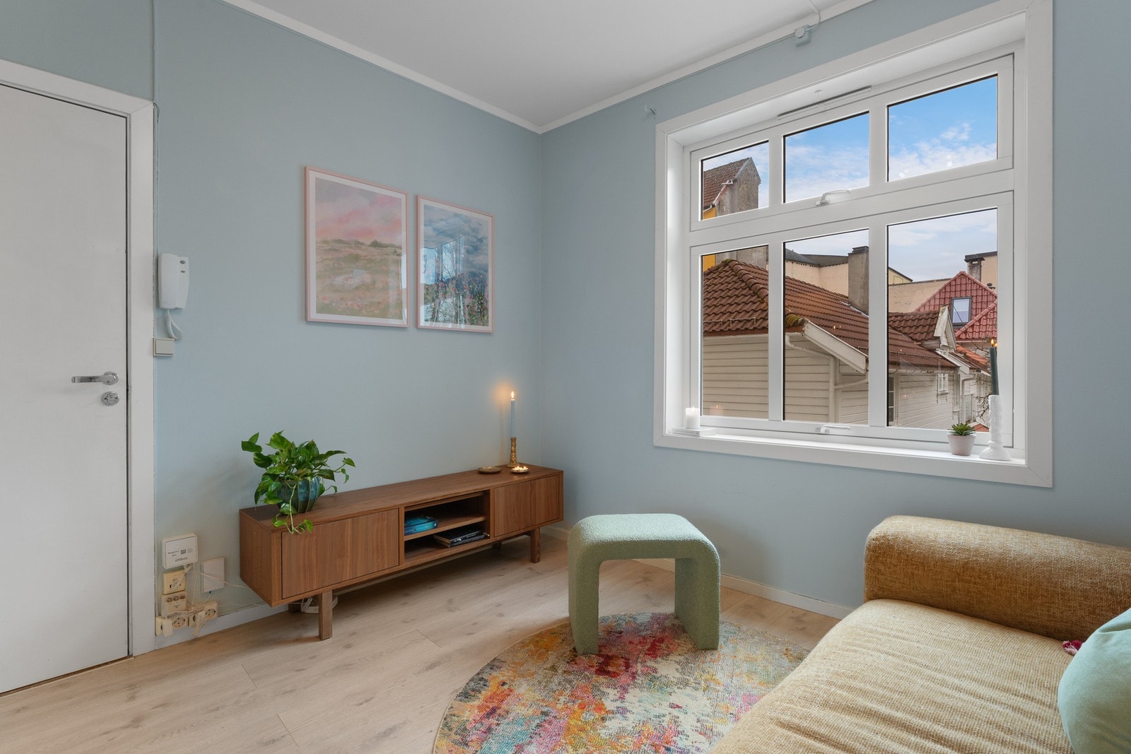 Leiligheten går over 27 kvm, beliggende i 2.etasje. Galleribilde