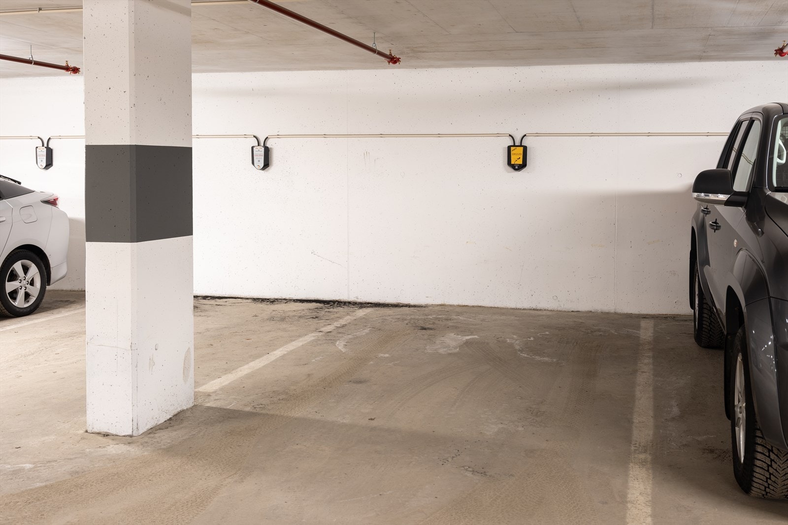 Det medfølger både bod og fast parkeringsplass med mulighet for lading i oppvarmet kjeller. Galleribilde