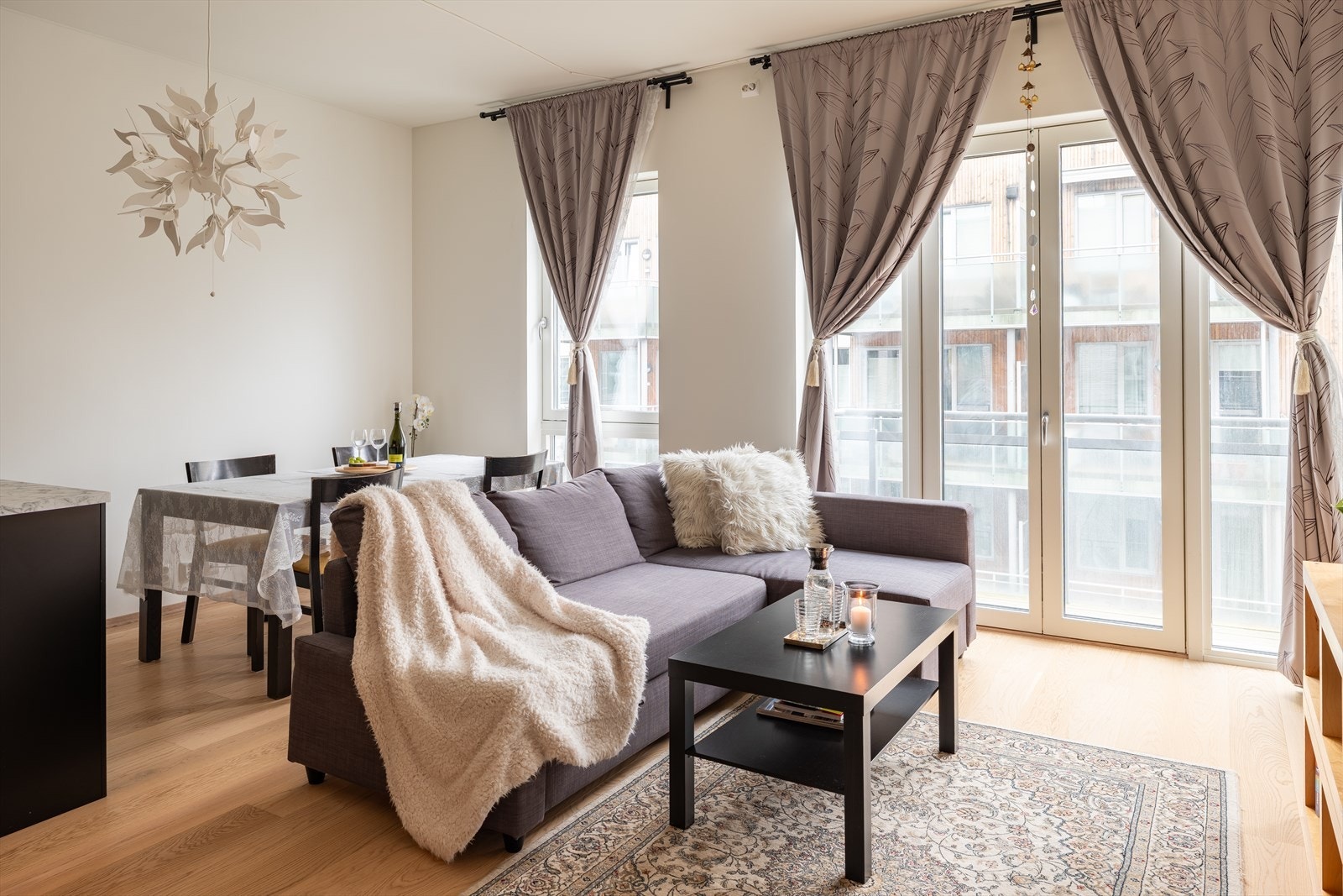 Velkommen til Lade Alle 75! En tiltalende og moderne 3-roms hjørneleilighet med attraktiv beliggenhet. Foto: Eivind Mølnå. Galleribilde