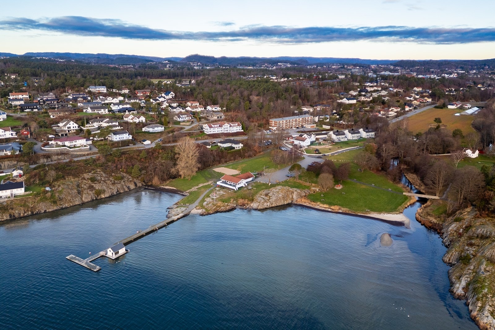 Boligen har umiddelbar nærhet til flotte Groos badestrender og friområde Galleribilde