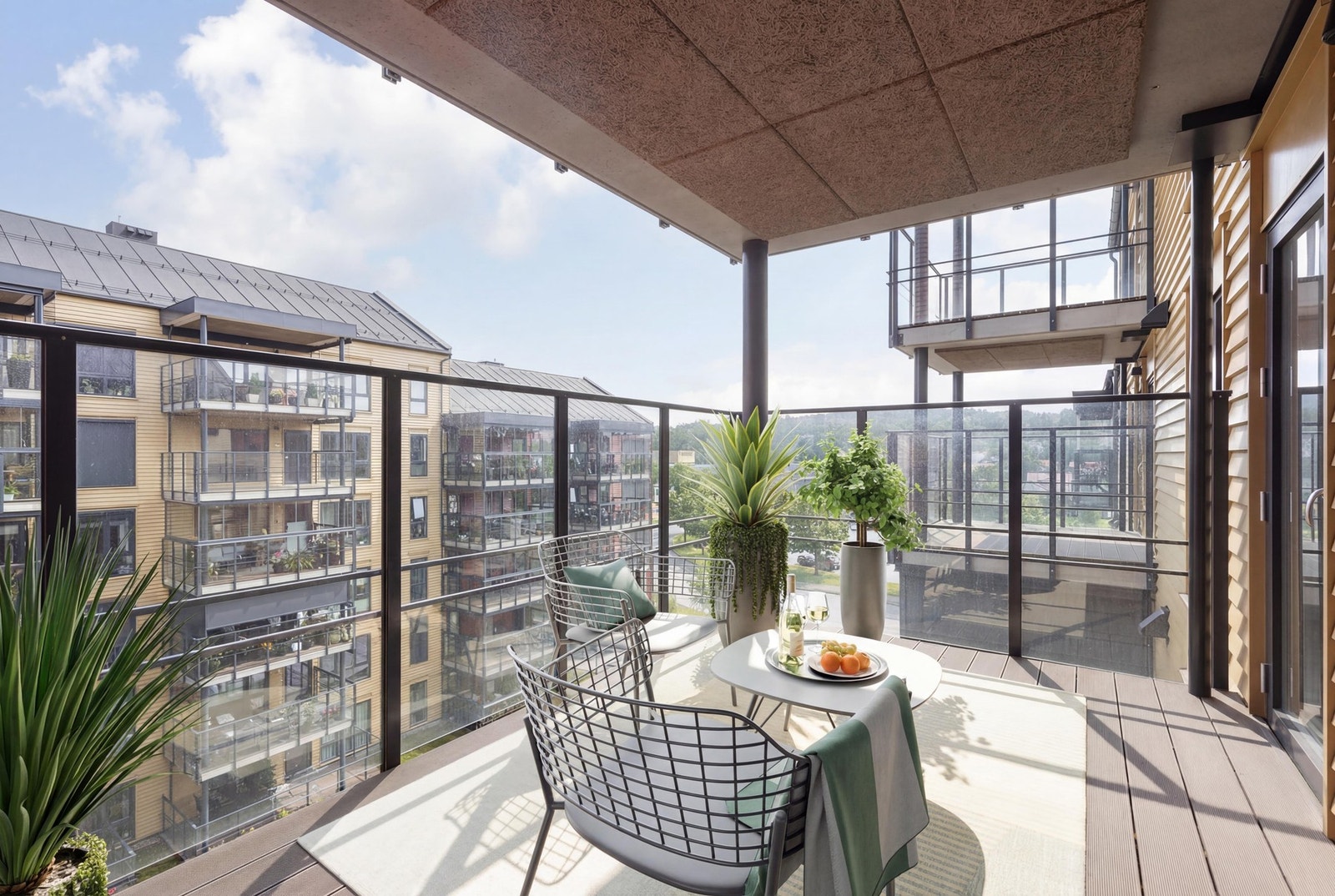 Leiligheten har to romslige balkonger i begge ender for optimale solforhold igjennom dagen (digital styling). Galleribilde