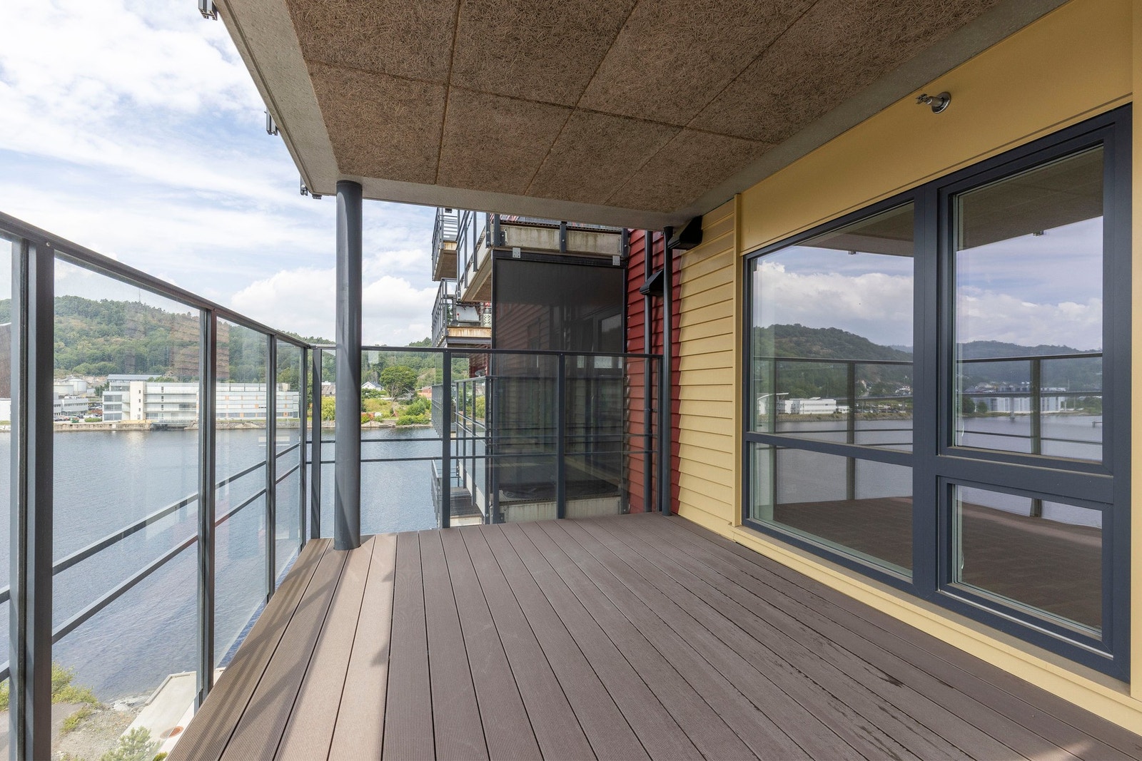 Det medfølger 1 p-plass + sportsbod i parkeringskjelleren under bygget Galleribilde