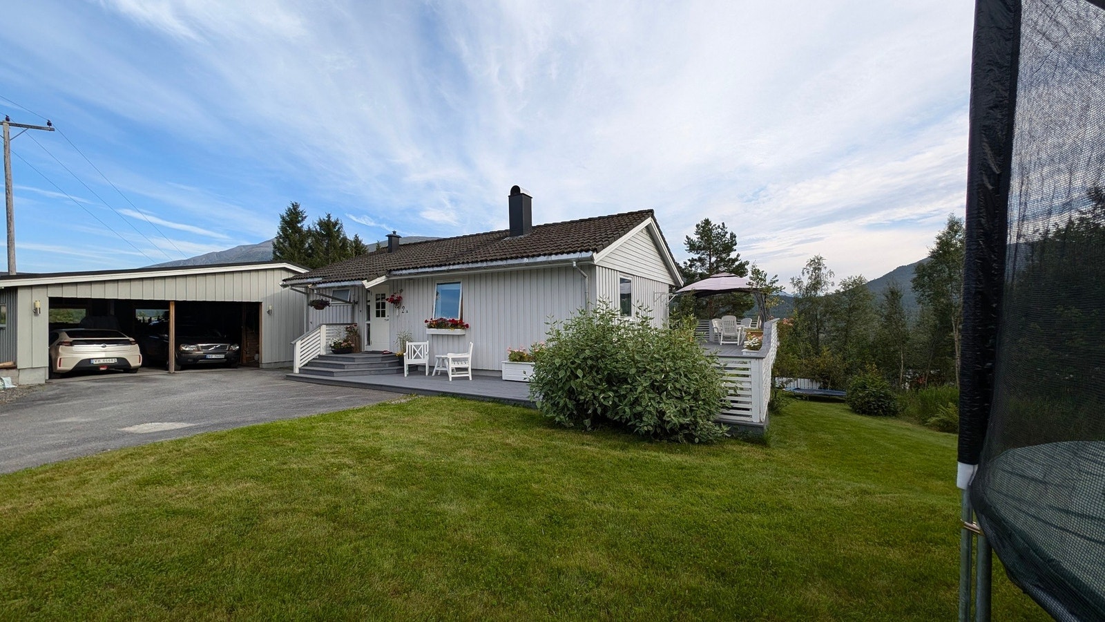 Tomten er opparbeidet med mye grøntarealer Galleribilde