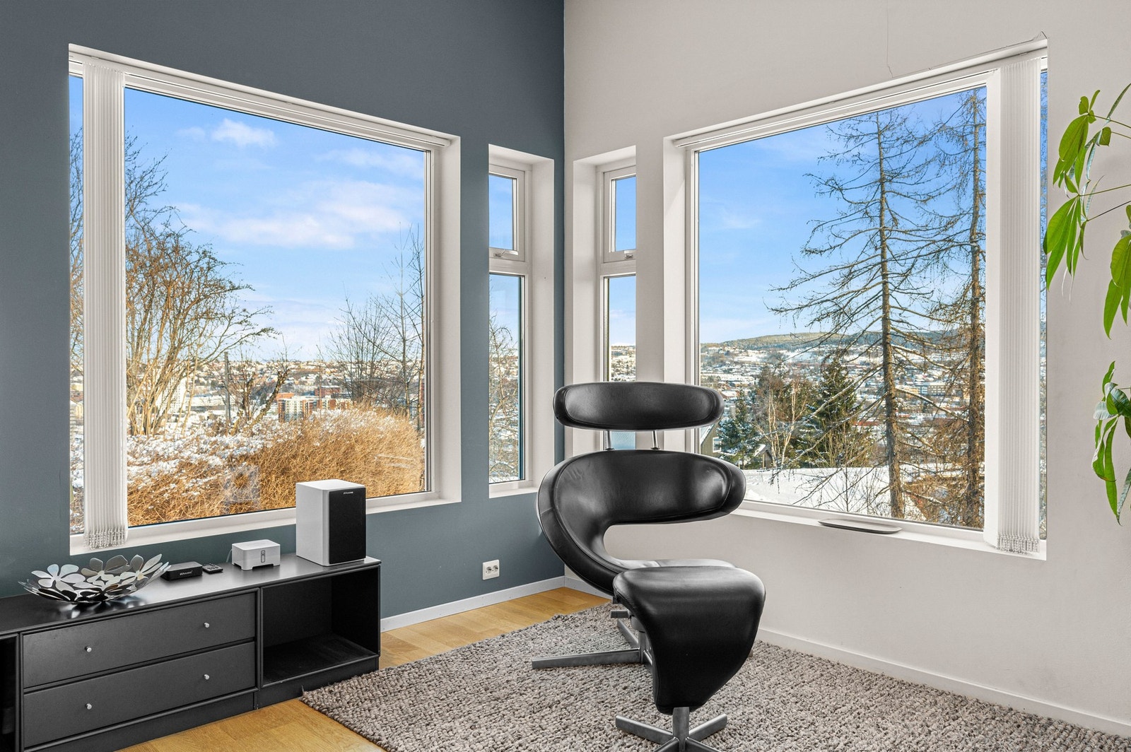 Utsikt mot Lerkendalområdet og store deler av byen. Galleribilde