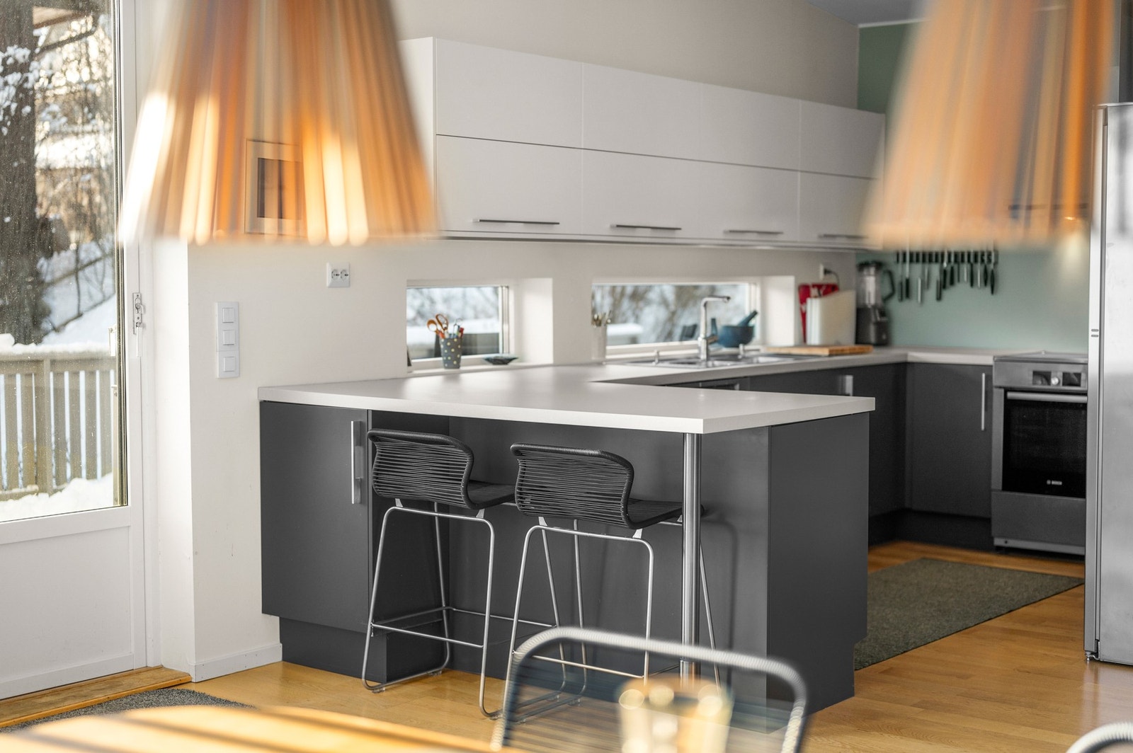 Barløsning på kjøkkenet for ekstra spise- /arbeidsplass. Galleribilde