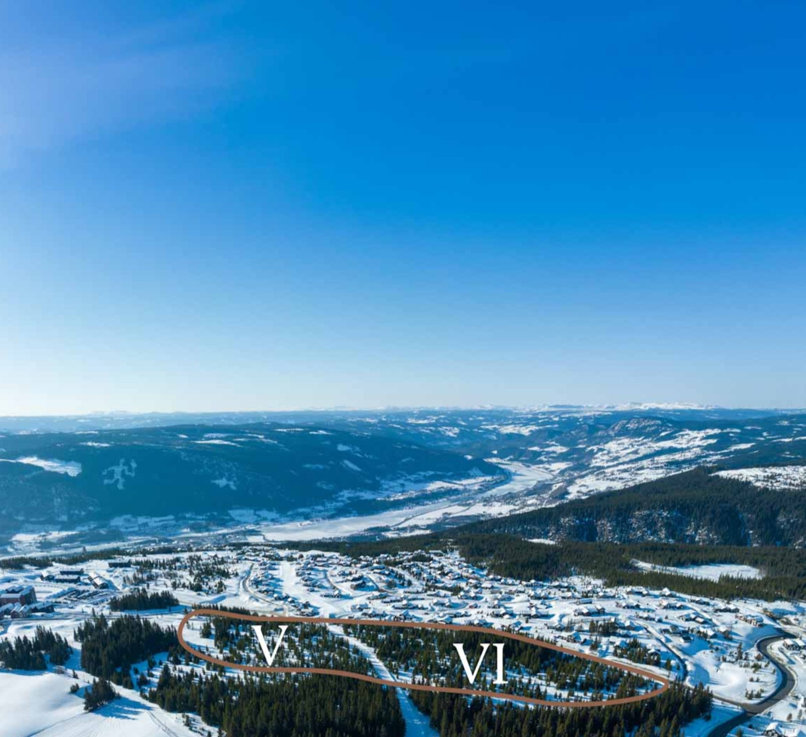 Dronefoto over tomtene med utsikt mot vest Galleribilde