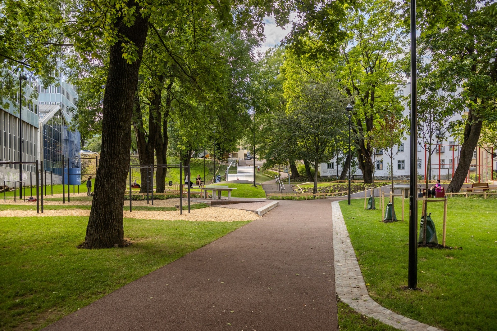 Kristparken - en grønn og hyggelig nabolagspark. Galleribilde