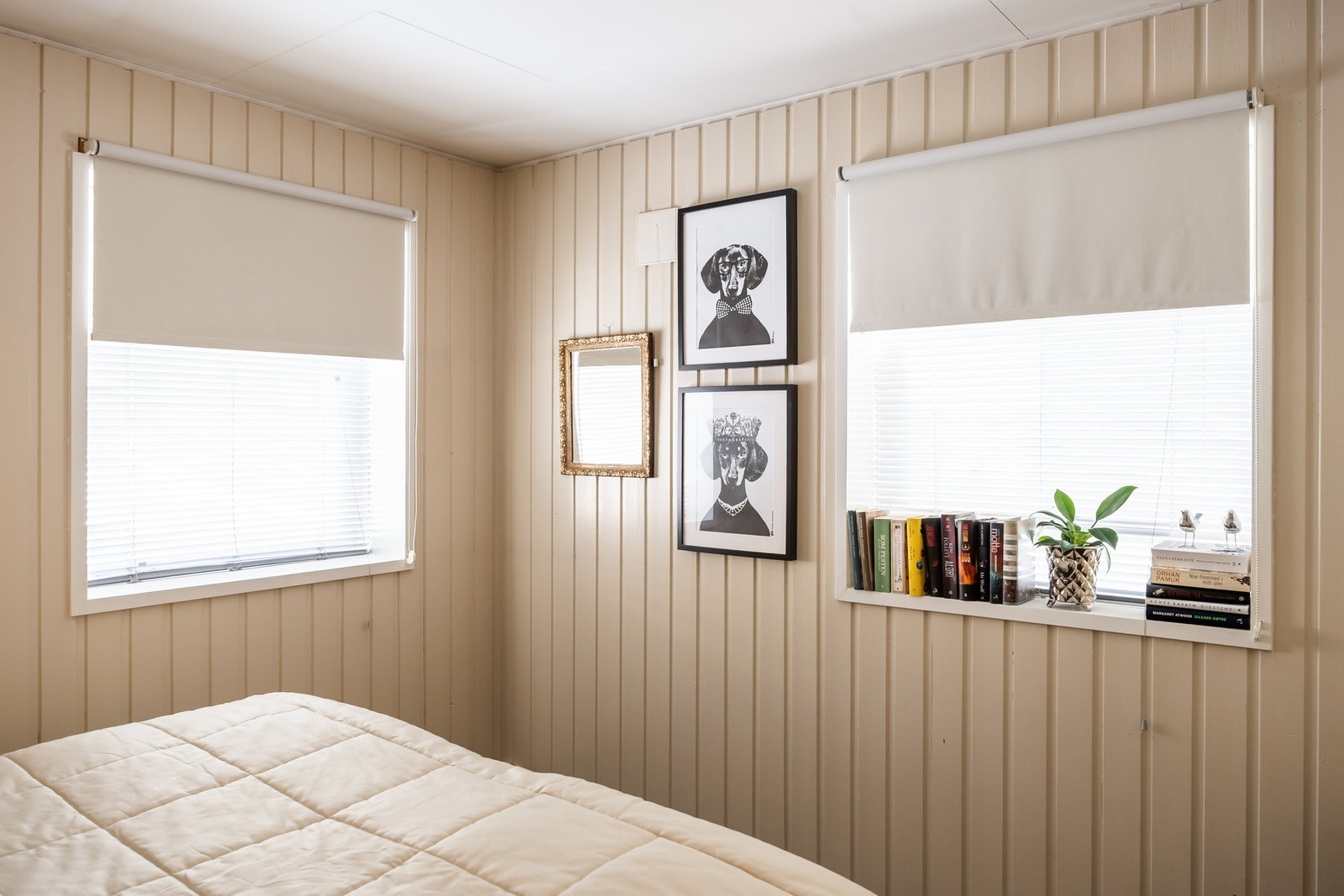 Soverommet har vindusflater vendt mot nordlig retning og svale omgivelser. Galleribilde