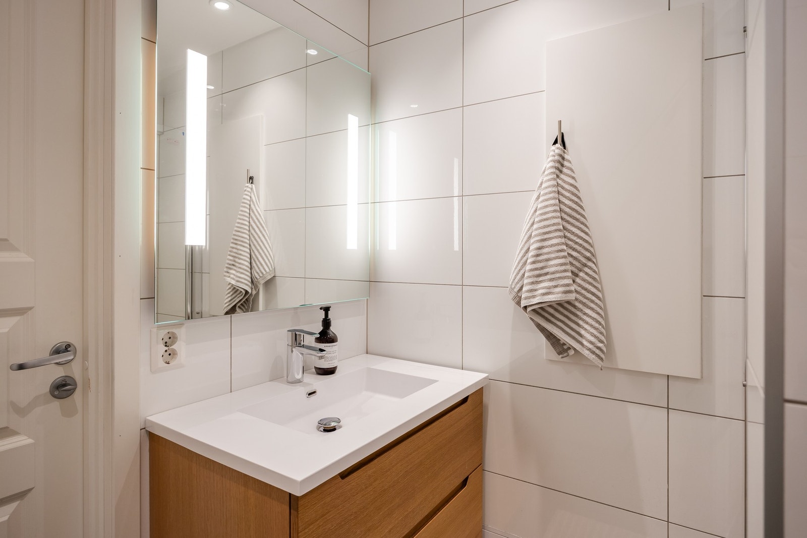 Sokkelens bad har et areal på 3,5 kvm, og ble renovert i 2017. Galleribilde