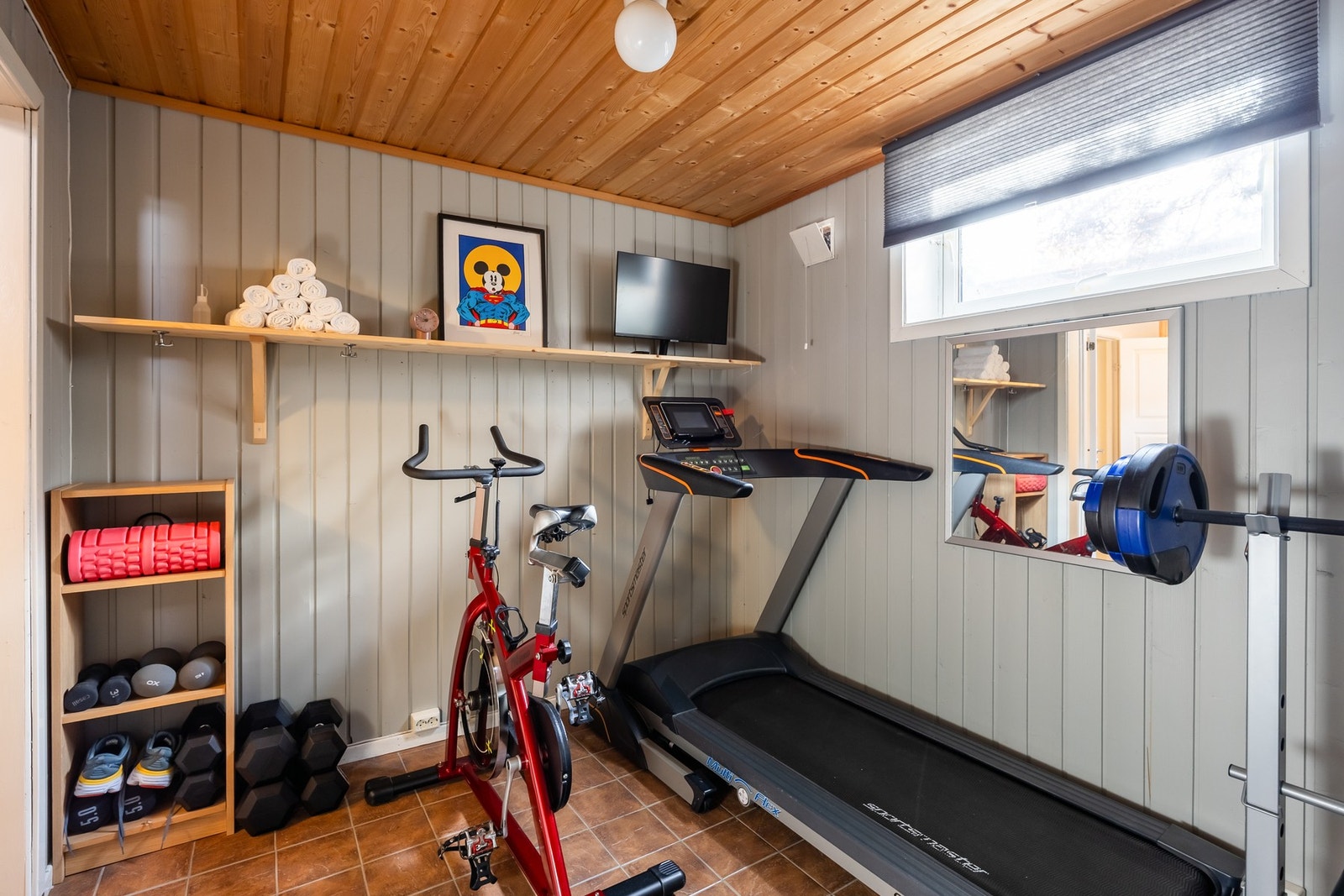 Treningsrom i sokkeletasjen på 8 kvm. Galleribilde