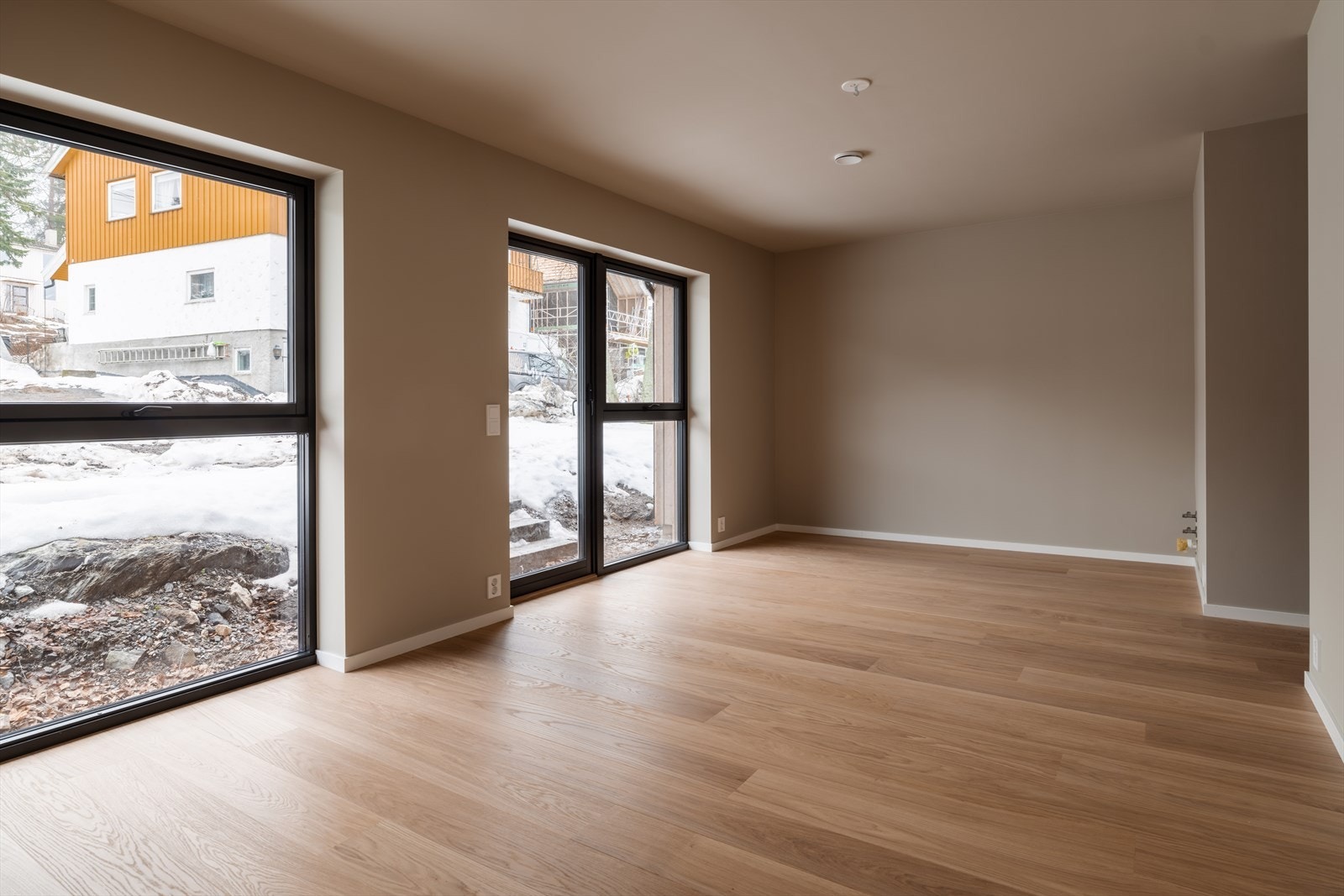 Det er lagt opp til mulighet for etablering av hybel i etasjen dersom ønskelig. Galleribilde