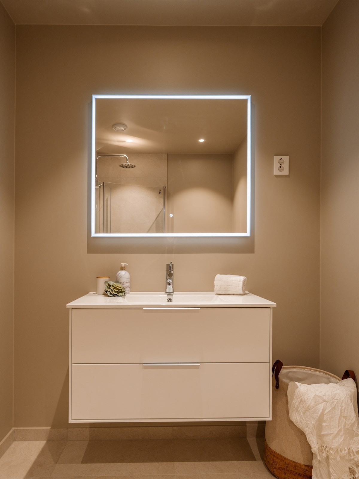 Bad 3 (2.etasje) Galleribilde