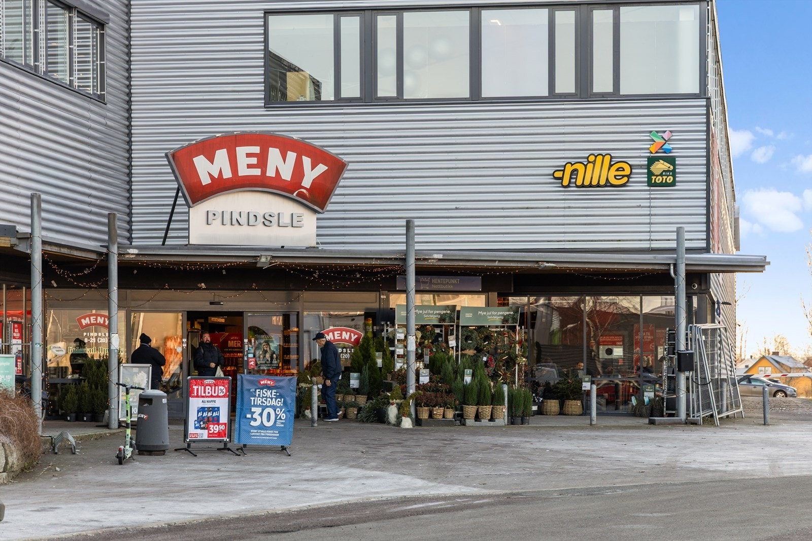 På Pindsle-området ligger et bredt utvalg av butikker. Med så mange tilbud i nærheten, har du alt du trenger i gangavstand fra boligen. Galleribilde