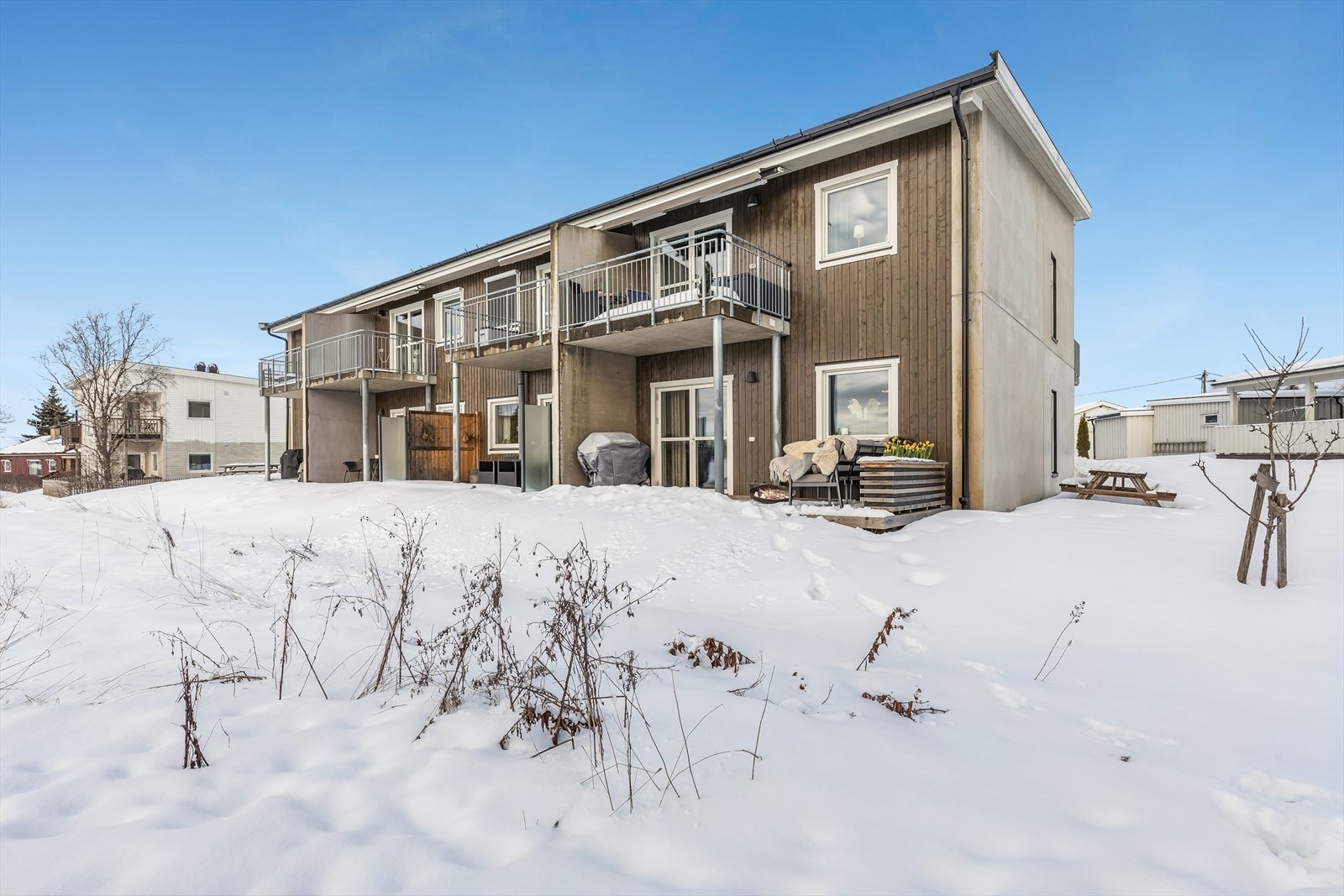 Beliggenheten gir gangavstand til alle sentrumstilbud i Årnes. Galleribilde