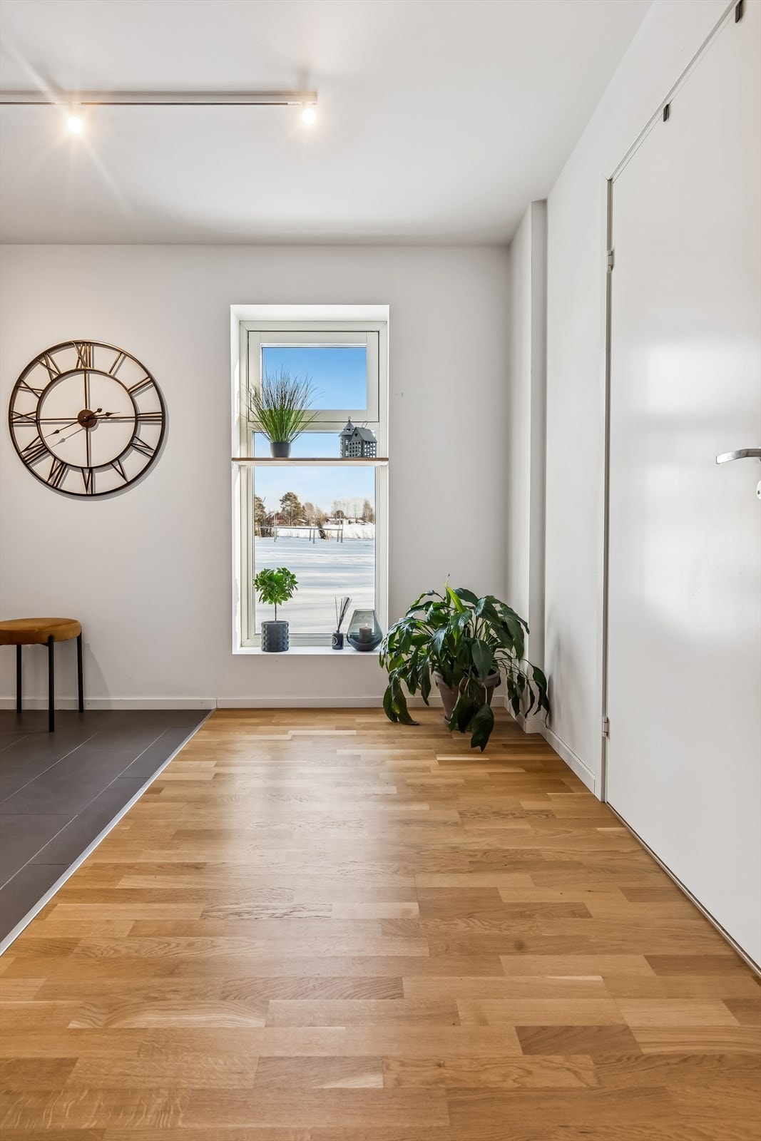 I gangen er det et stort fint vindu (kun endeleilighetene har det). Galleribilde