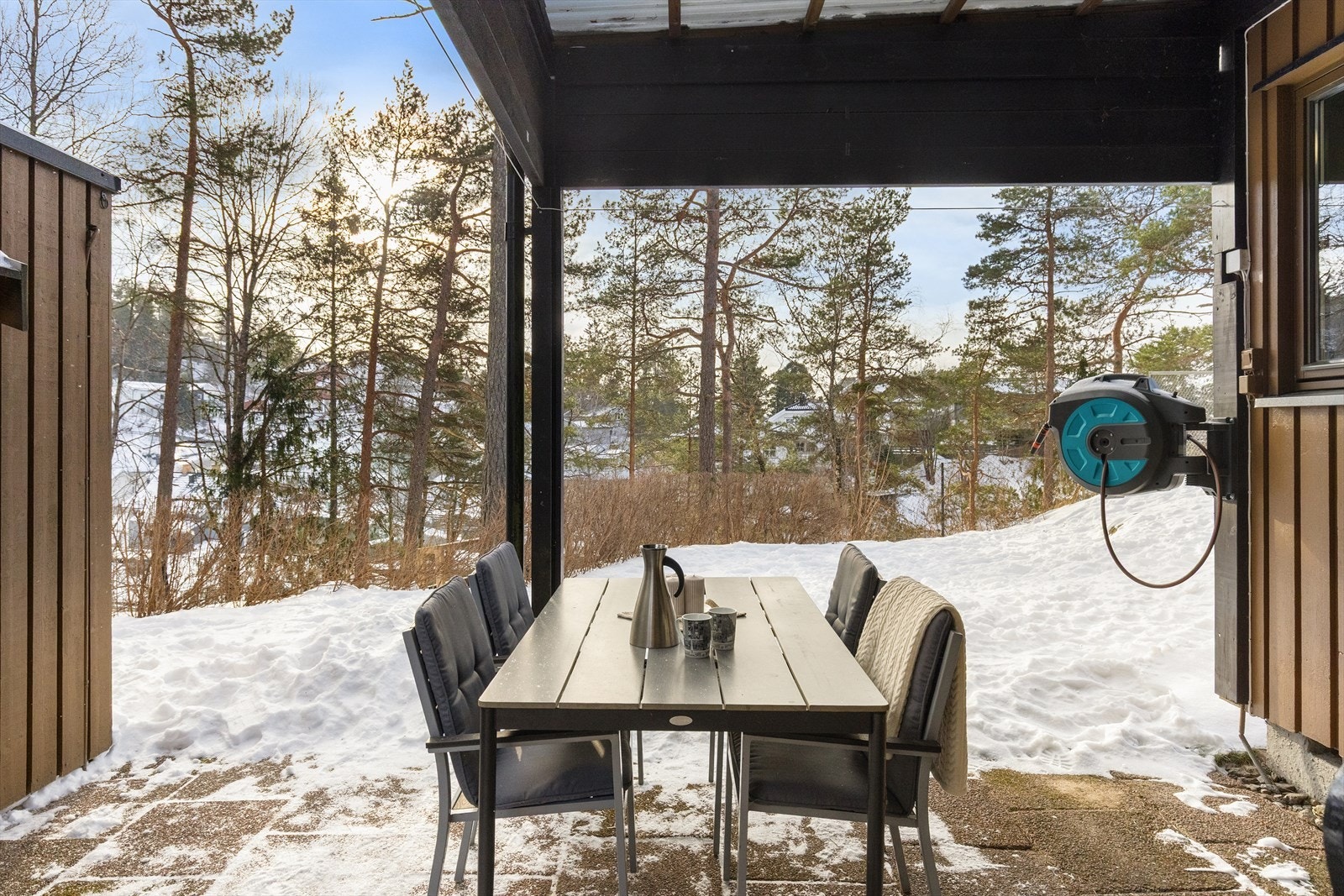 Nærhet til marka - Oppkjørt skiløype med lys drøye 600 m. fra huset. Galleribilde