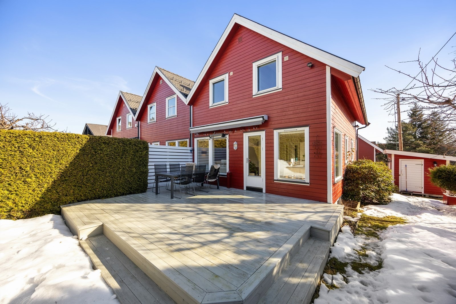 Niklas Linné Elshøy v/ DNB Eiendom presenterer her Gurinestubben 9 - Et pent og moderne enderekkehus over 3 plan på Risløkka! Galleribilde