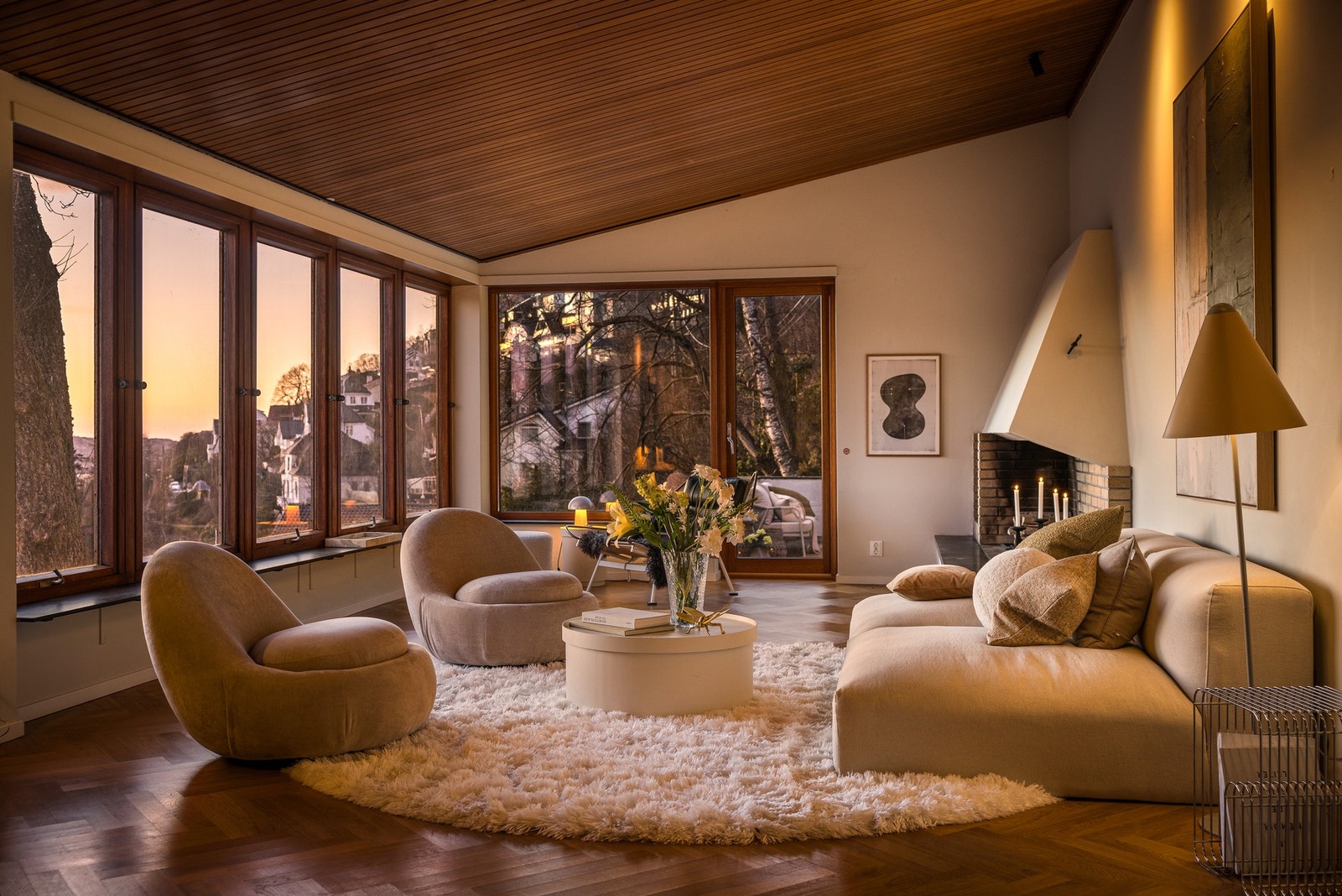 I forbindelse med renoveringen er det beholdt unike og originale detaljer for å bevare boligens arkitektur og særpreg Galleribilde