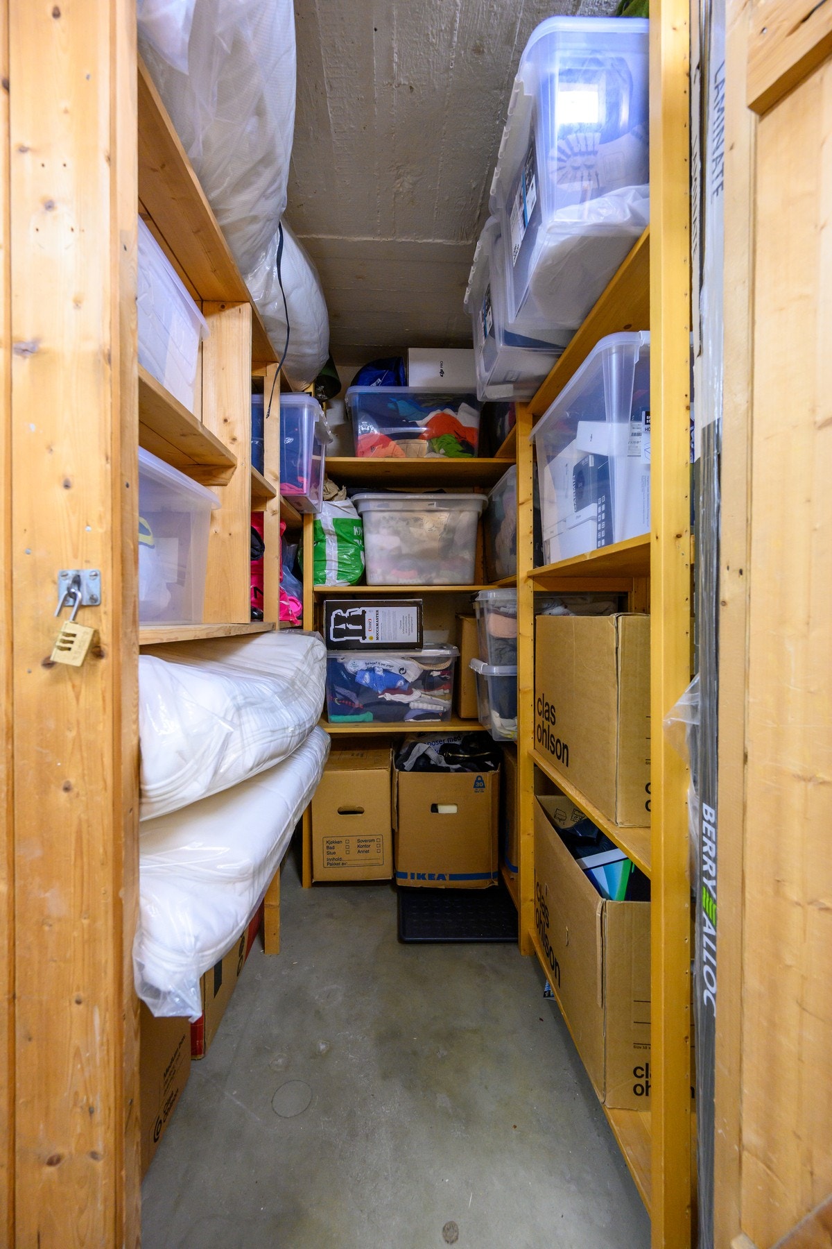 Det medfølger to kjellerboder samt loftsbod for ekstra lagringsplass. Galleribilde