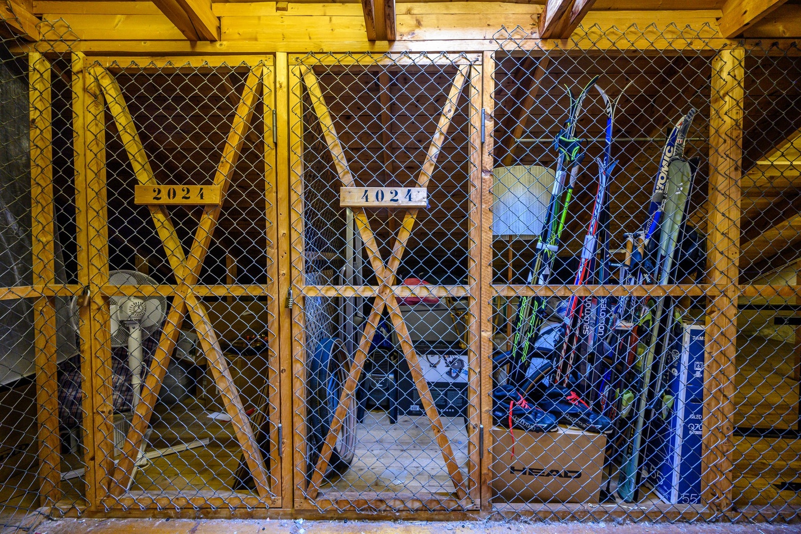 Loftsbod. Galleribilde