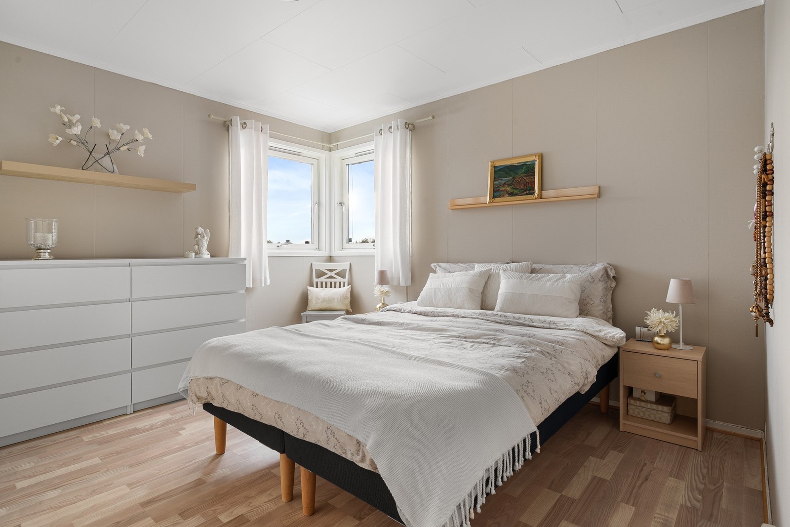 Boligen har 3 romslige soverom. Galleribilde