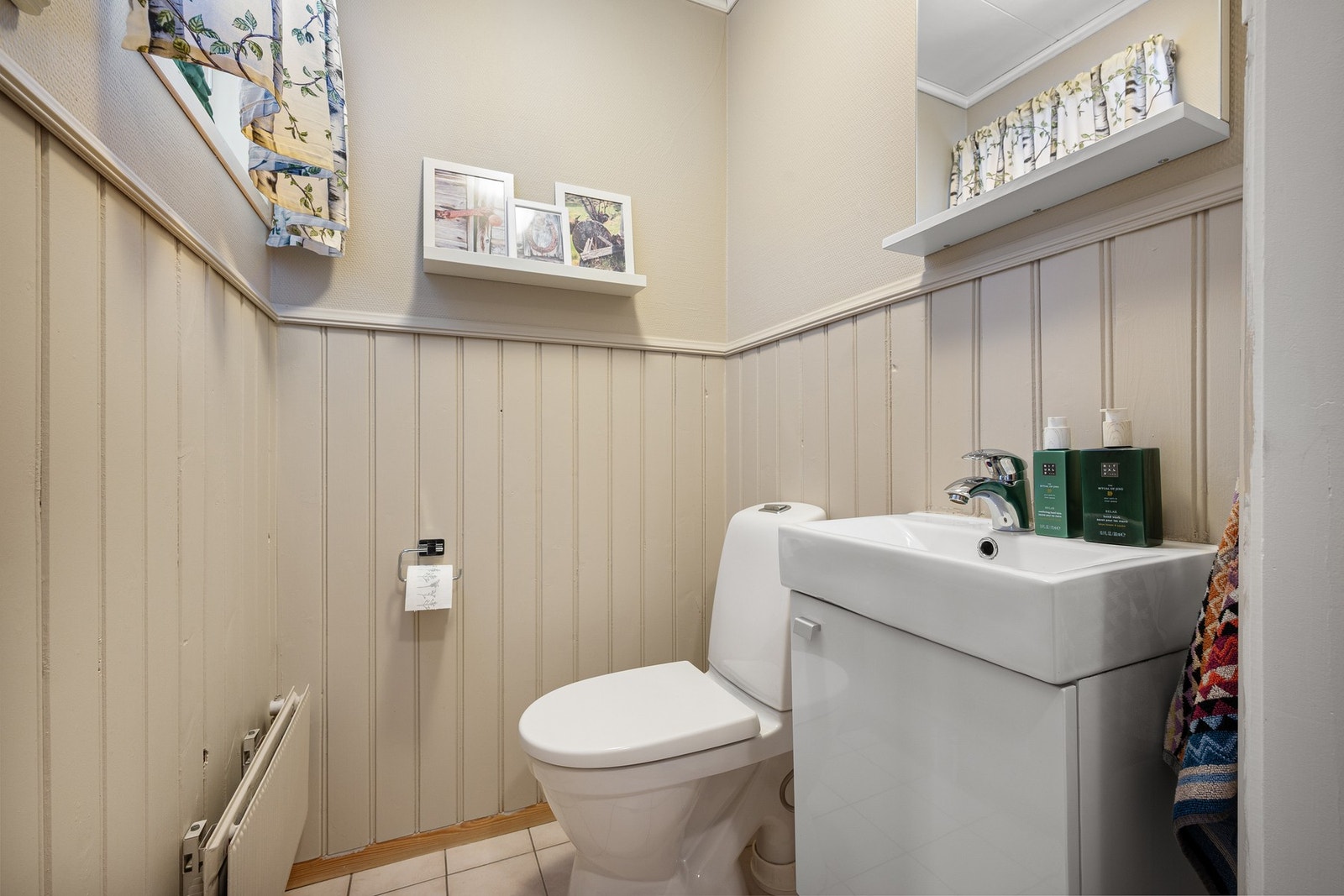 Svært praktisk med et eget WC i tilknytning til entreen. Galleribilde