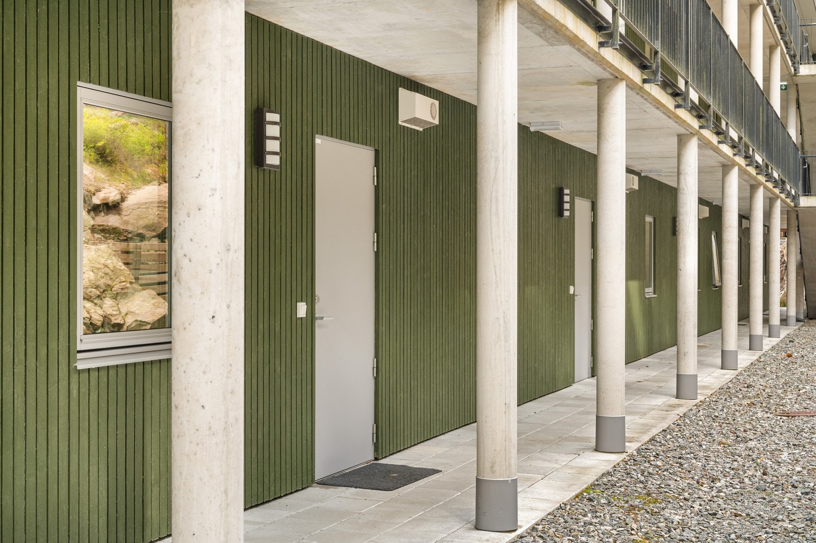 Sameiet består av 15 enheter og ligger i et av Mathopens nyere boligområder. Galleribilde