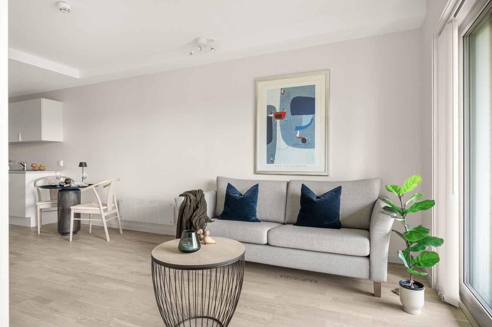 Rommet måler 24,8 m². Galleribilde