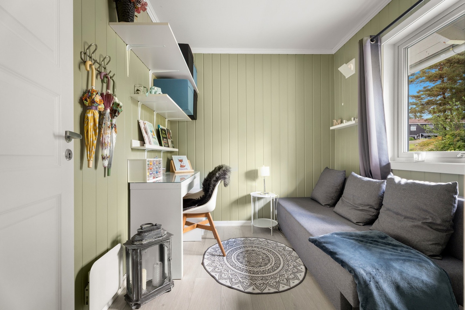 Soverom / kontor / gjesterom i tilknytning til entré Galleribilde