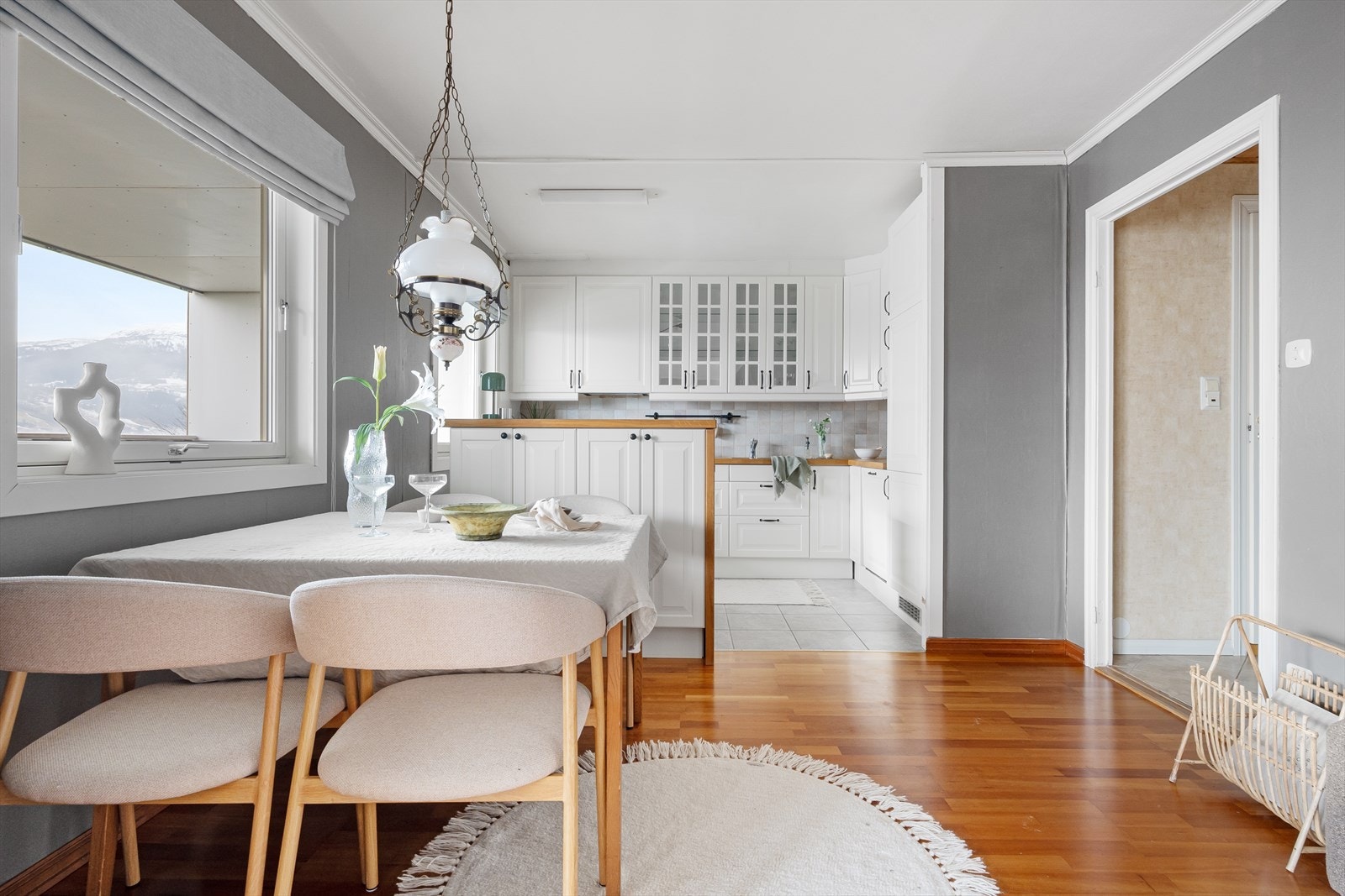 Hyggelig spiseplass. Galleribilde